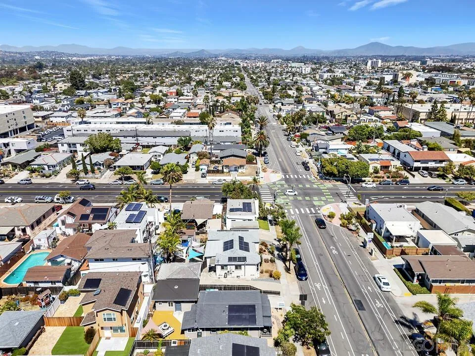 https://cdn.realtyfeed.com/cdn/127/260016727/75273e9847dda1260712c792bbf95985.webp