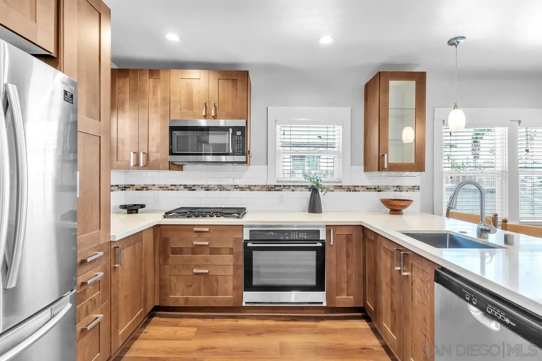 https://cdn.realtyfeed.com/cdn/127/260016727/df6c6cbca5cf88d0fcdb2f5143d7775e.webp