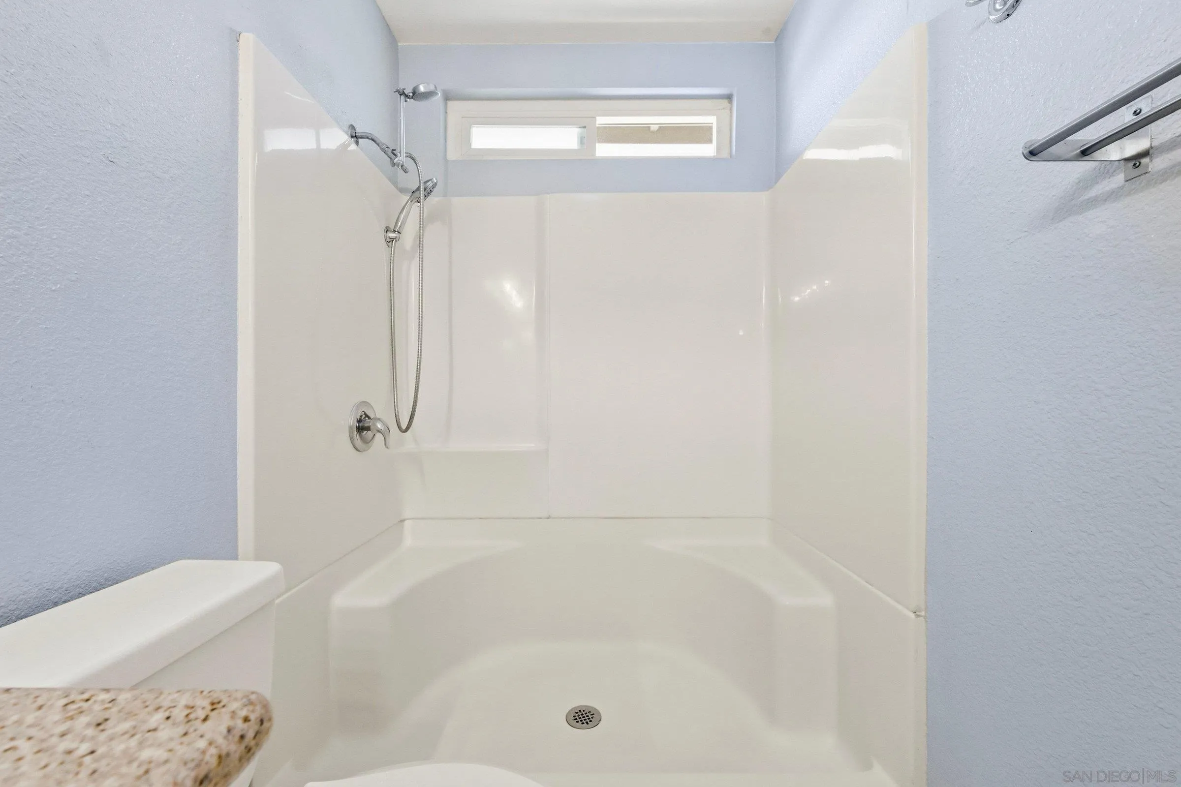 Photo #9: 260016736 Listing: Photo #9