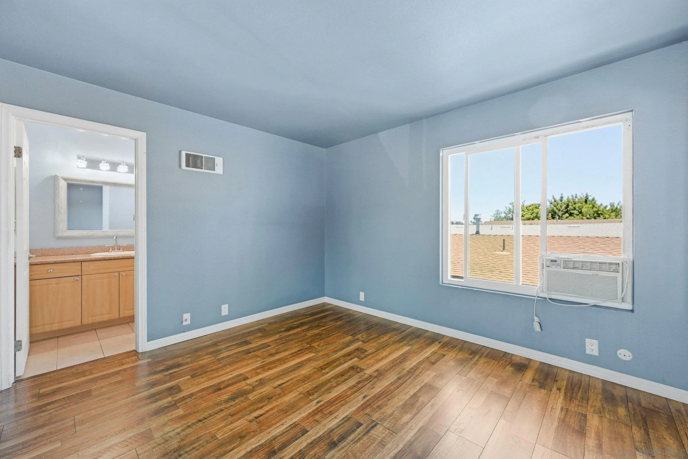 Photo #7: 260016736 Listing: Photo #7