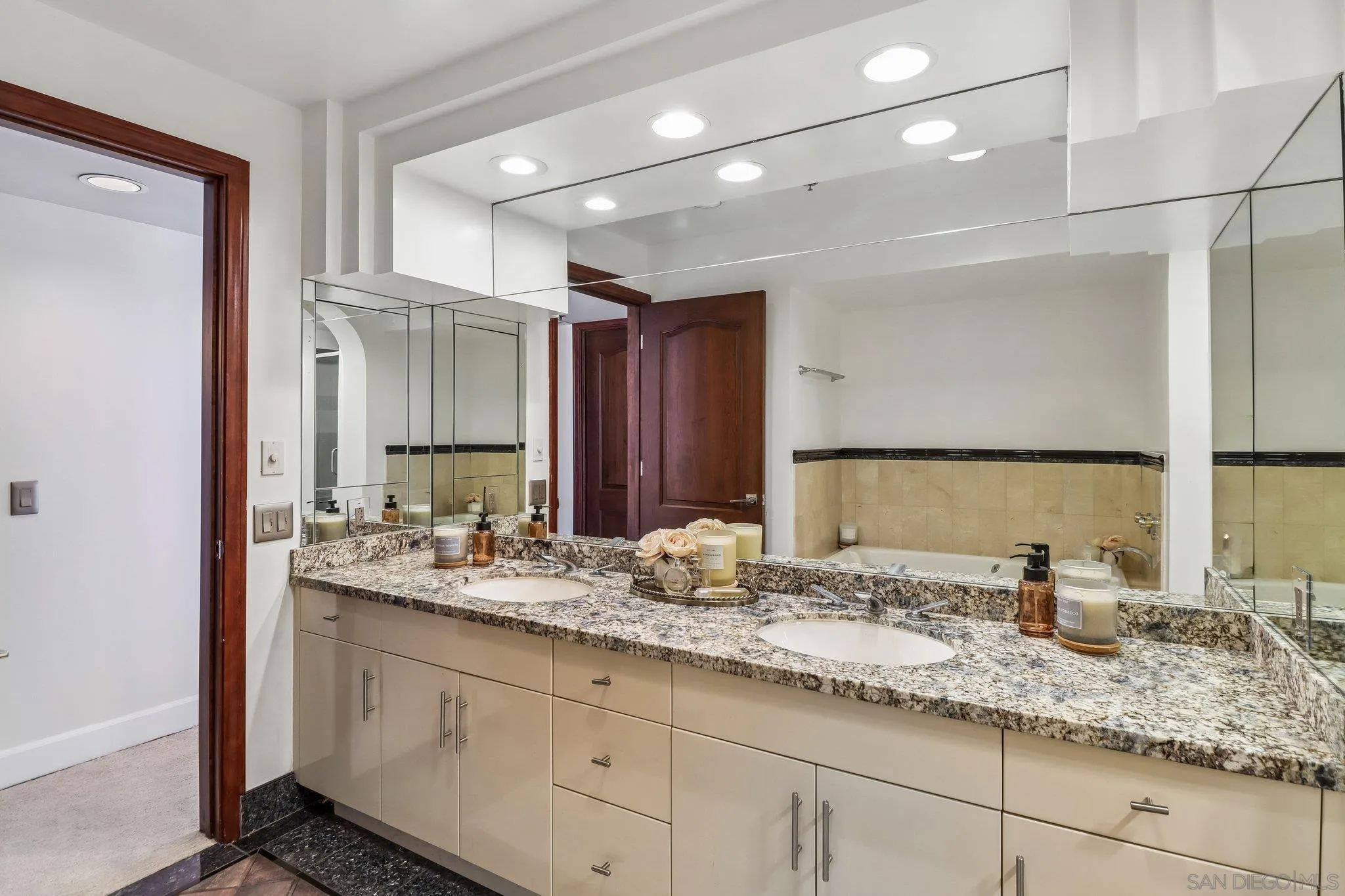 Photo #30: 260016738 Listing: Photo #30