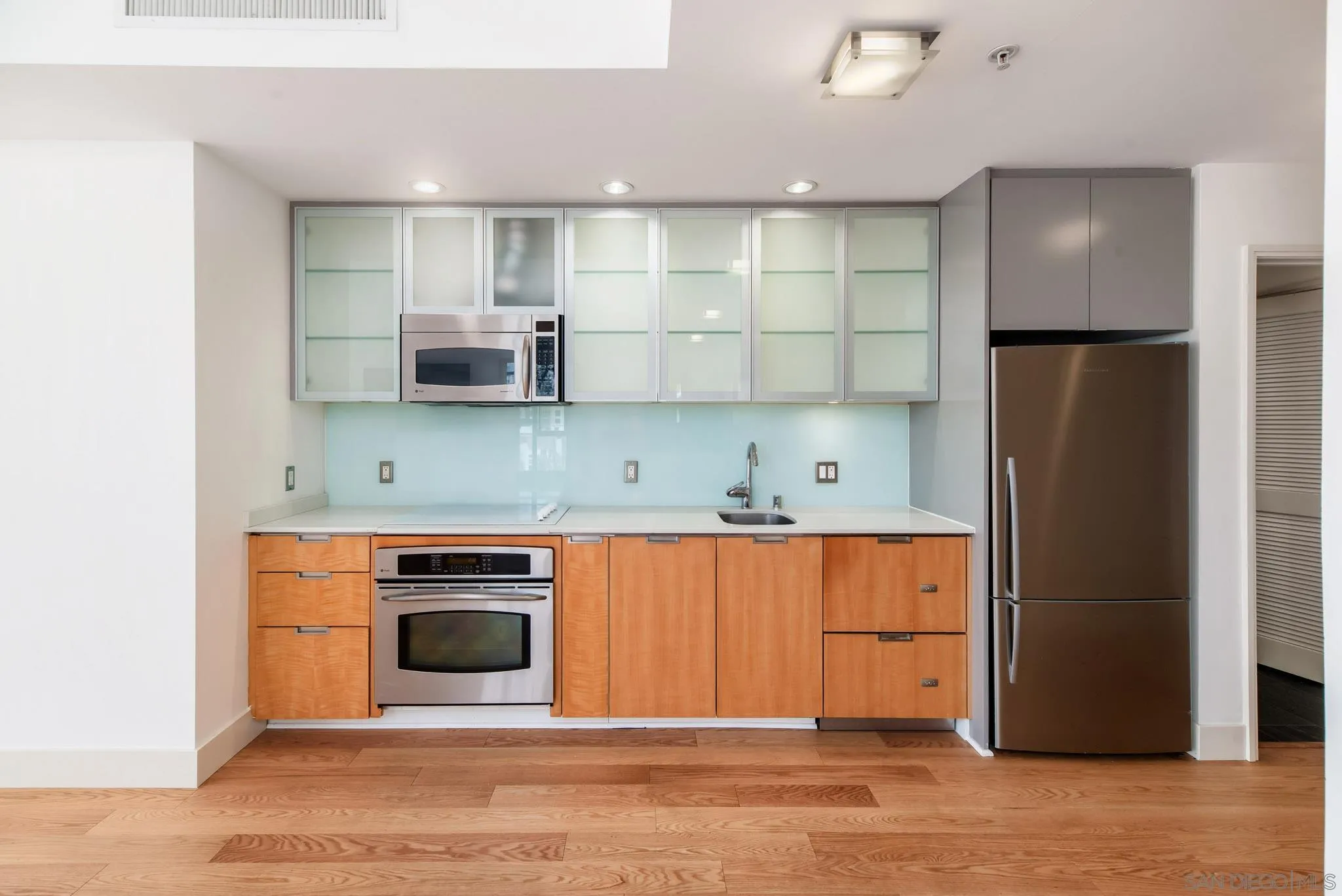 Photo #8: 260016742 Listing: Photo #8