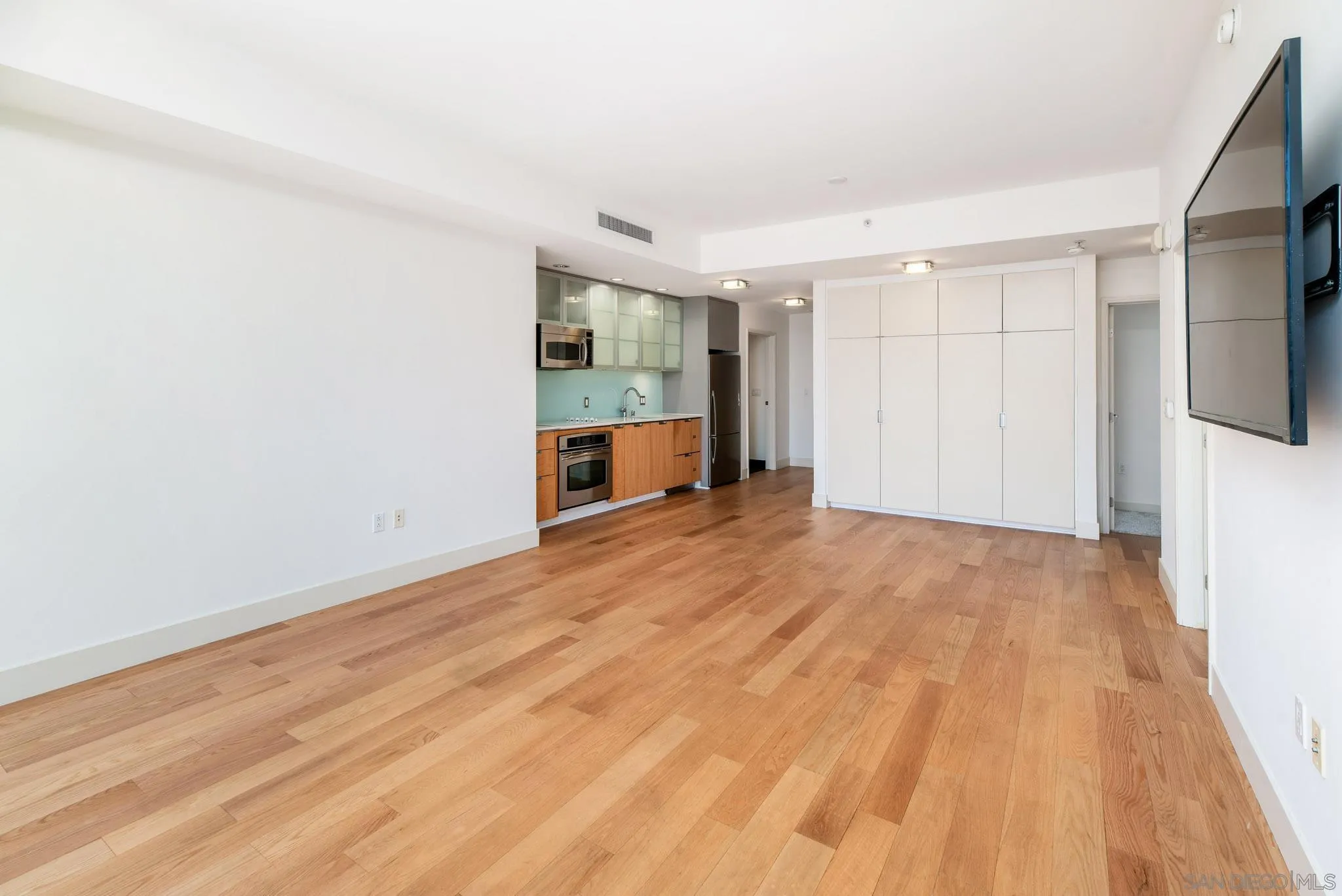 Photo #12: 260016742 Listing: Photo #12