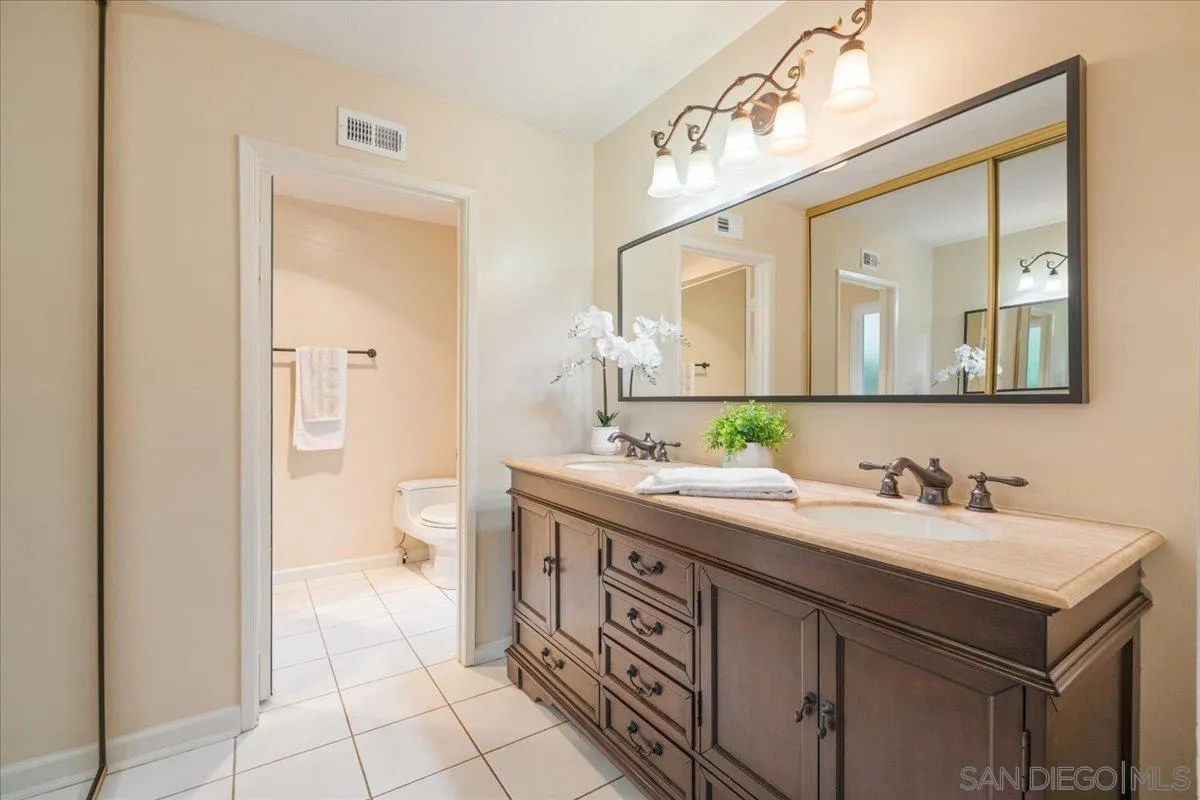 https://cdn.realtyfeed.com/cdn/127/260016746/09a7ffedc5b886ec52818822e6832b4c.webp