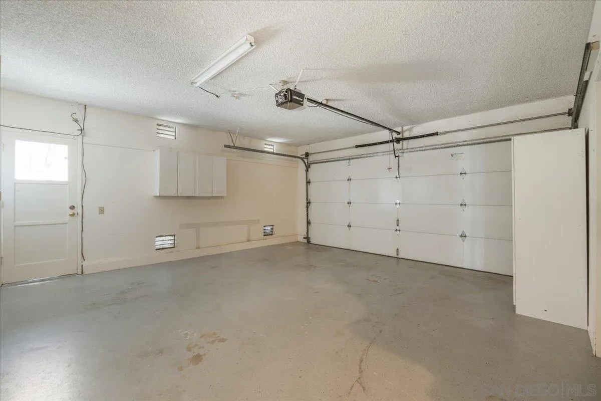 https://cdn.realtyfeed.com/cdn/127/260016746/24986cabf0395627d0ddc8a454798a55.webp