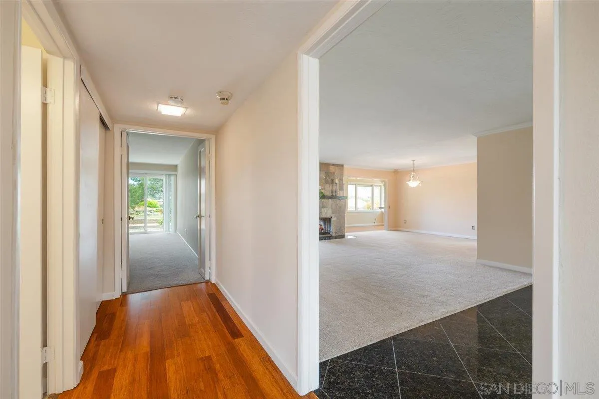 https://cdn.realtyfeed.com/cdn/127/260016746/6befbd11c5442ad07c0278200580451c.webp