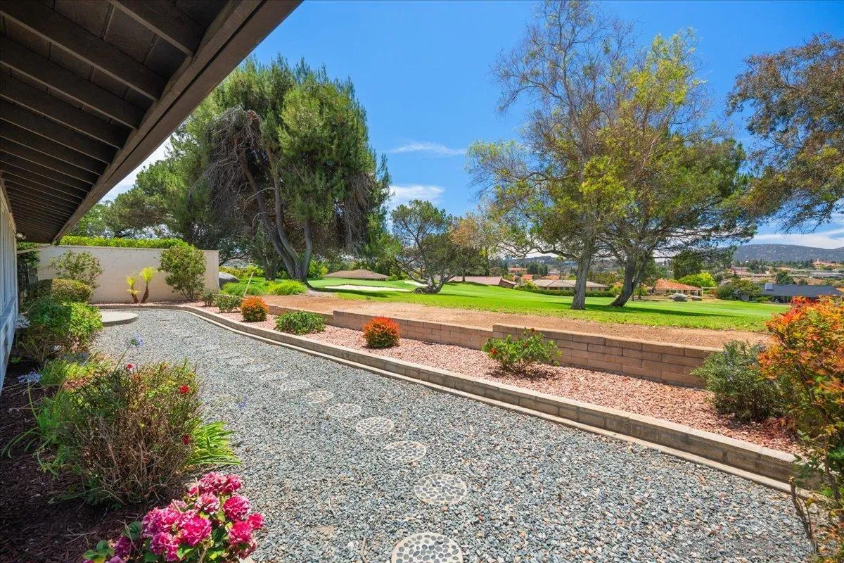 https://cdn.realtyfeed.com/cdn/127/260016746/99dd34927fb4dfa0b4e3d1b156037a00.webp