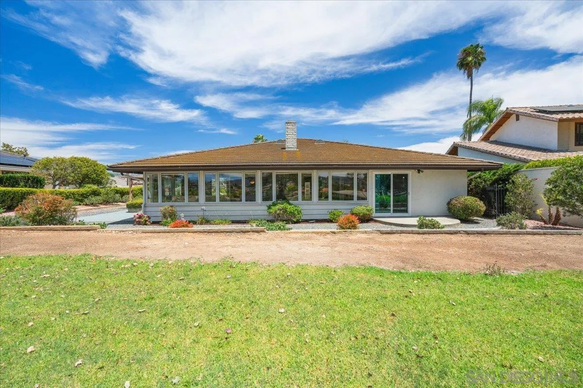 https://cdn.realtyfeed.com/cdn/127/260016746/cef4e38fd73d59a1800f629bae9e7ee6.webp