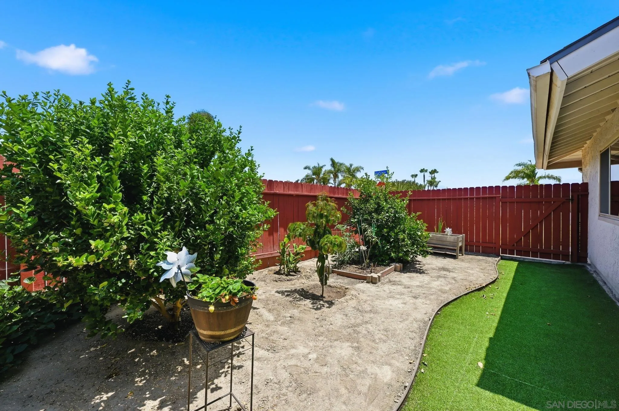 https://cdn.realtyfeed.com/cdn/127/260016758/200f5aeddc326edb4db62a246d0ec84b.webp