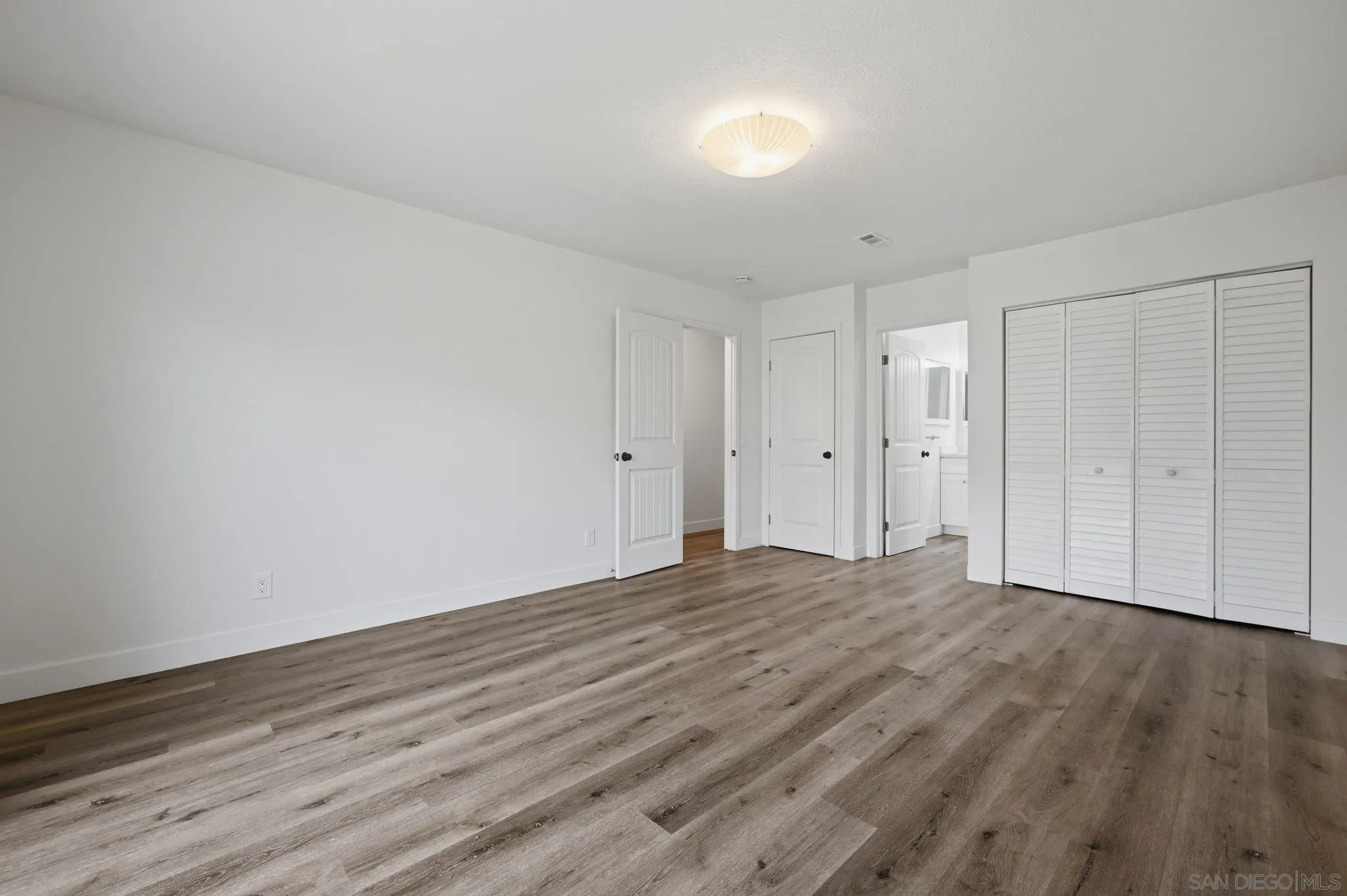 https://cdn.realtyfeed.com/cdn/127/260016758/88505d7e12d49568d3030f5e3c2c95be.webp