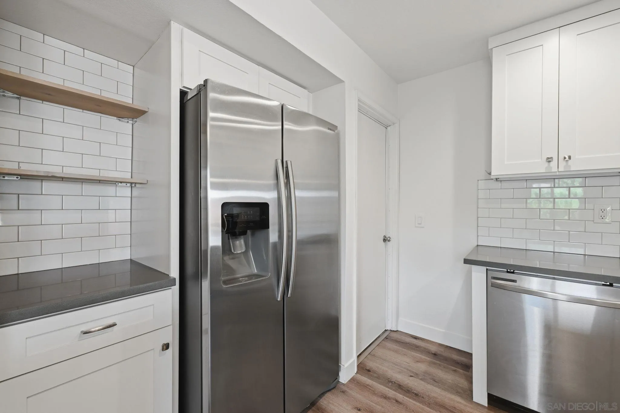 https://cdn.realtyfeed.com/cdn/127/260016758/99f33b3586f4956579aac1fd9d5d7048.webp
