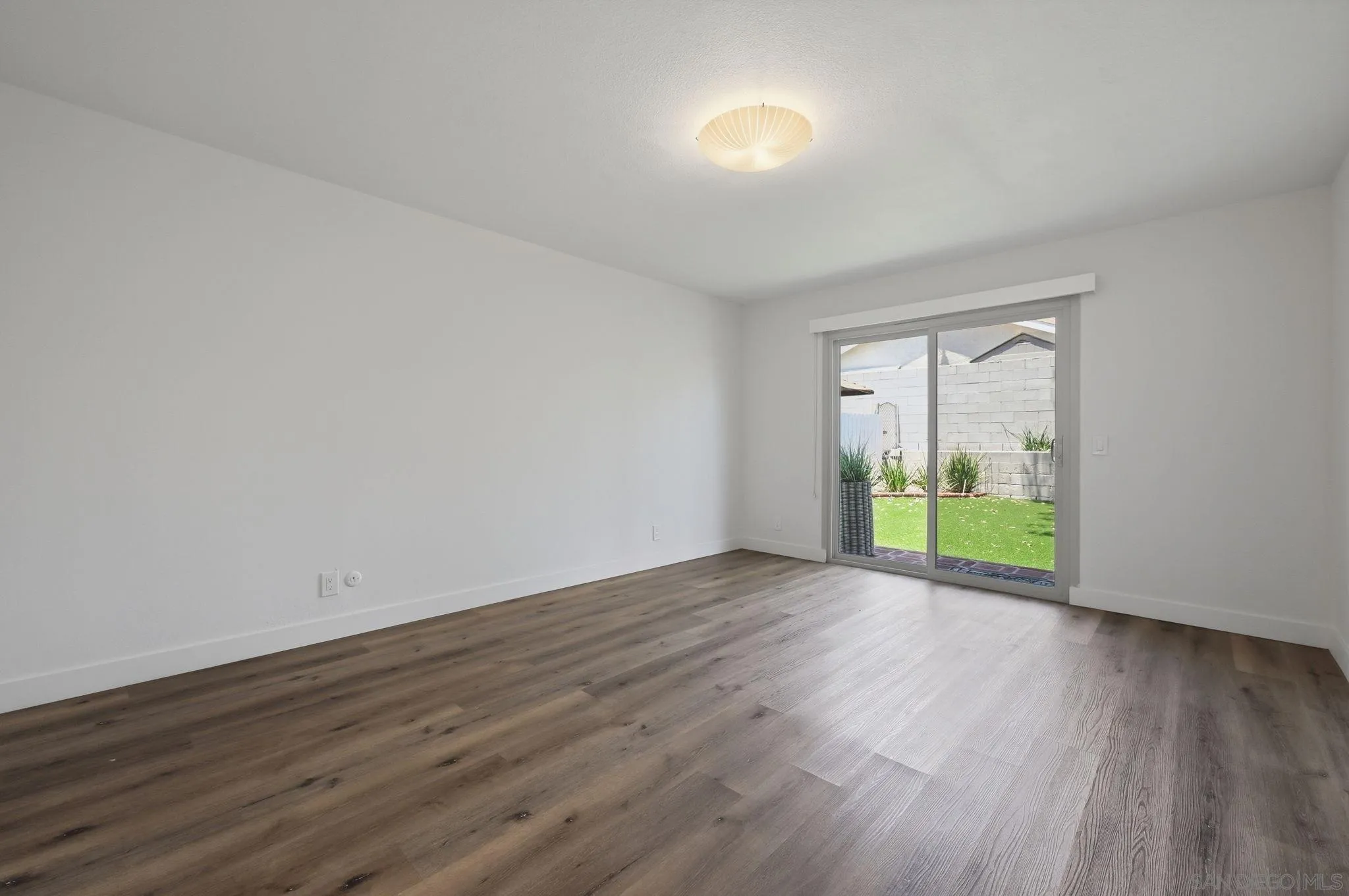 https://cdn.realtyfeed.com/cdn/127/260016758/a2e1a8a9021ab0ecc131540d8222e848.webp