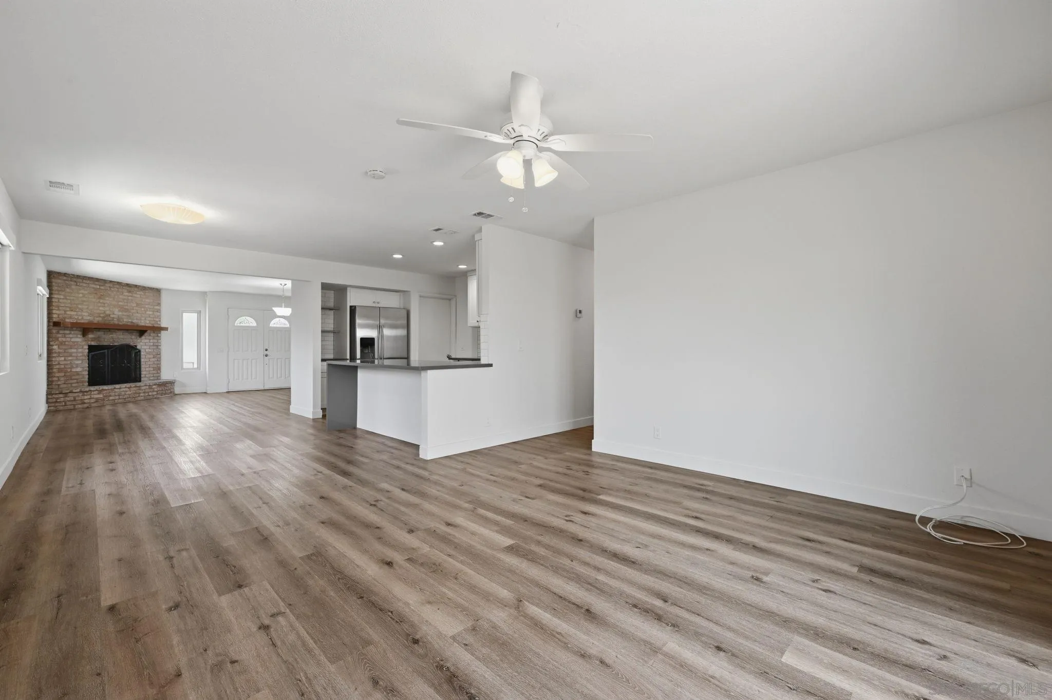 https://cdn.realtyfeed.com/cdn/127/260016758/ae5d56f03c8e79cb8cfde2ae5c1547c7.webp