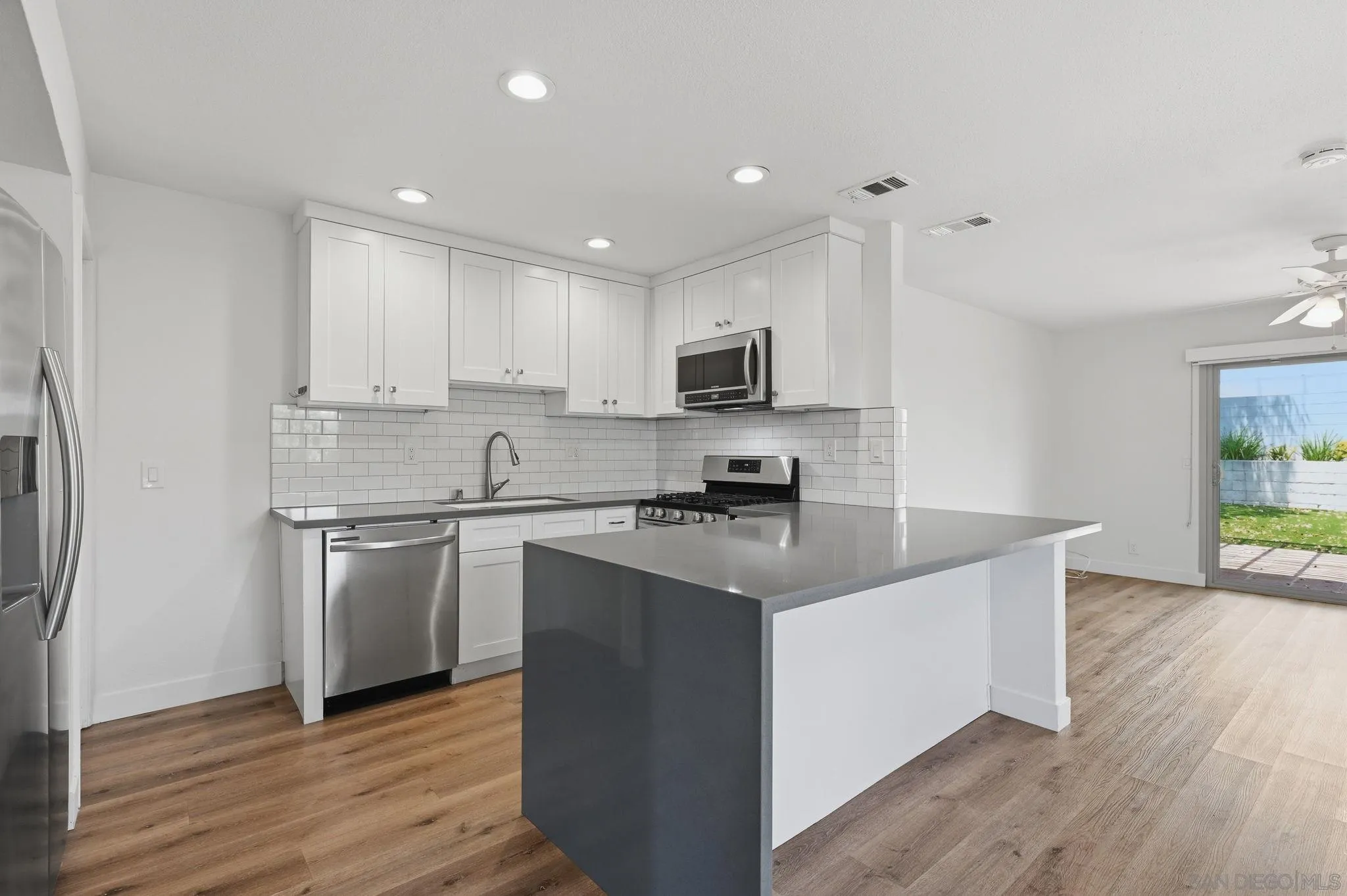 https://cdn.realtyfeed.com/cdn/127/260016758/e0c445c1ed089898f417f062f6ab78a9.webp