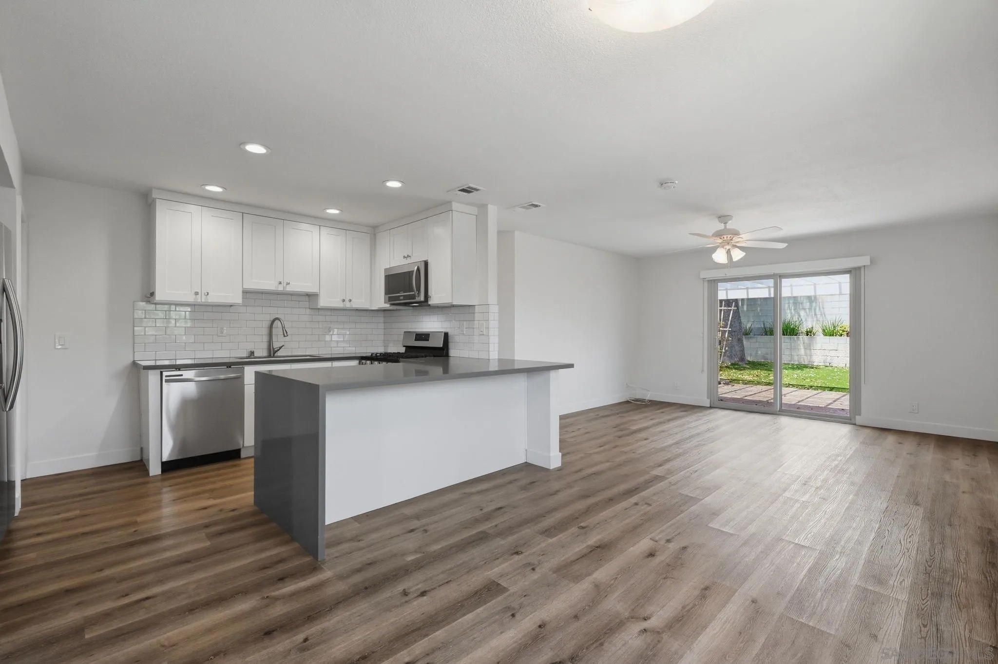 https://cdn.realtyfeed.com/cdn/127/260016758/f4b2435c689f5ef5bc31fd55ad39f9d0.webp