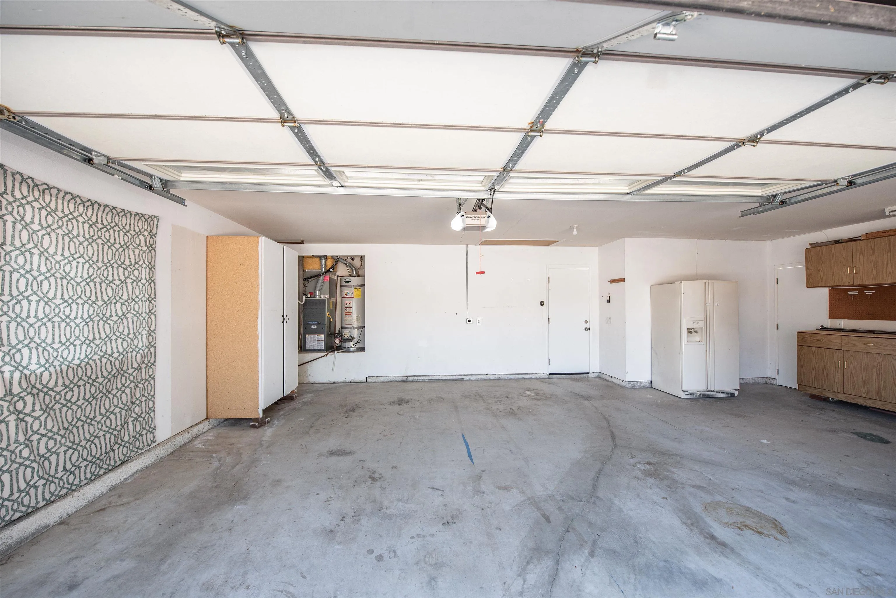 https://cdn.realtyfeed.com/cdn/127/260016761/1062e887f2f343f71859240f1a7760a1.webp