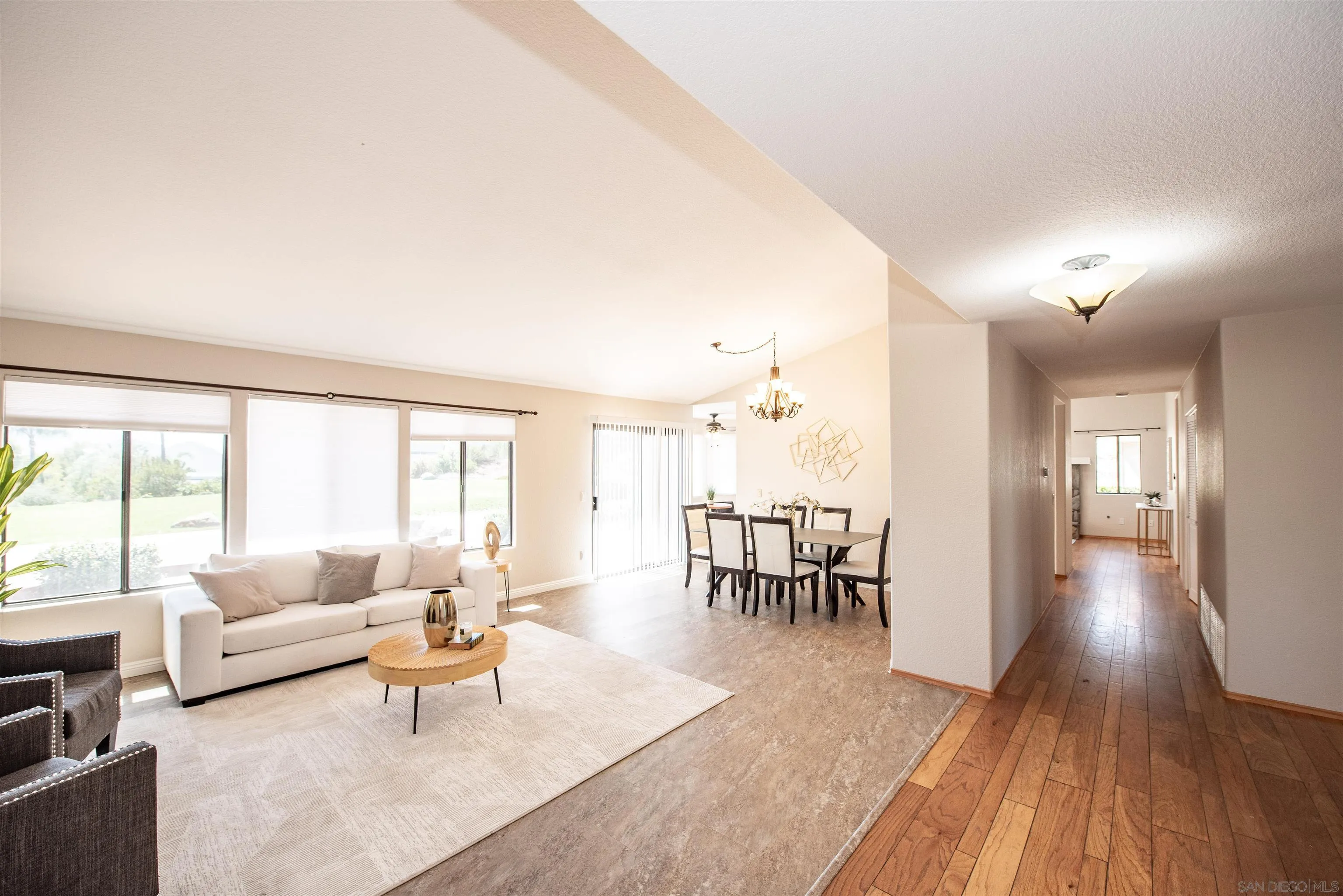 https://cdn.realtyfeed.com/cdn/127/260016761/8314d6e4aedb76dd02d6291d6325902e.webp