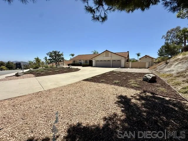 https://cdn.realtyfeed.com/cdn/127/260016761/c4d8ea7d67a8a9ccf6d5347115055343.webp