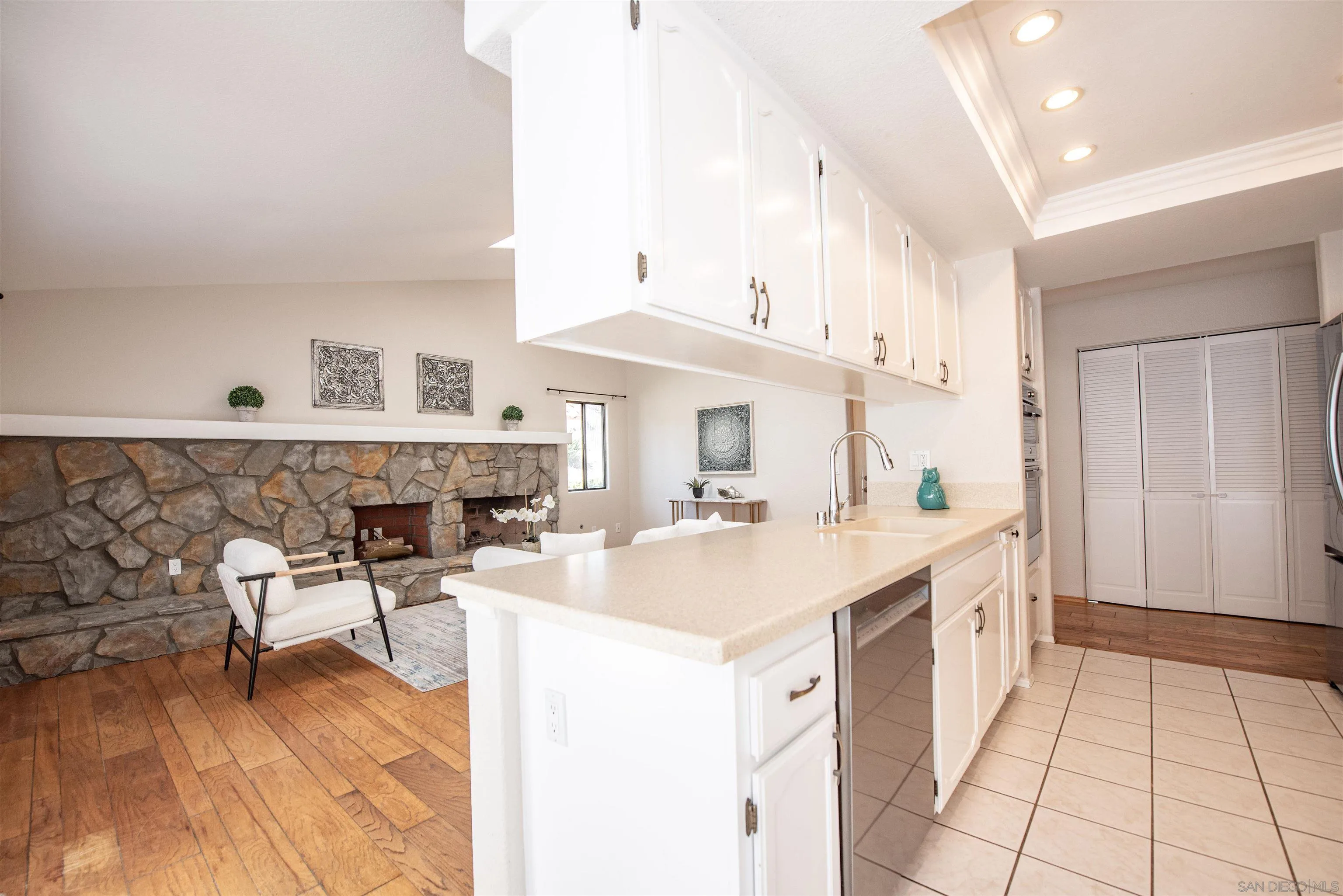 https://cdn.realtyfeed.com/cdn/127/260016761/ed5f6295ac56ac6548390407eca3bc8c.webp
