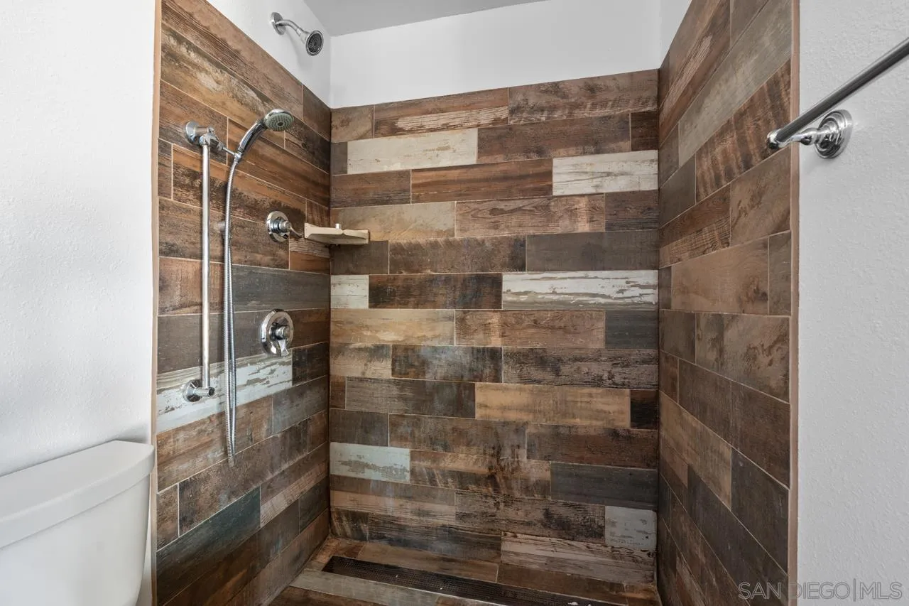 https://cdn.realtyfeed.com/cdn/127/260016763/04fd77f3564d622d49c18194a2786e00.webp
