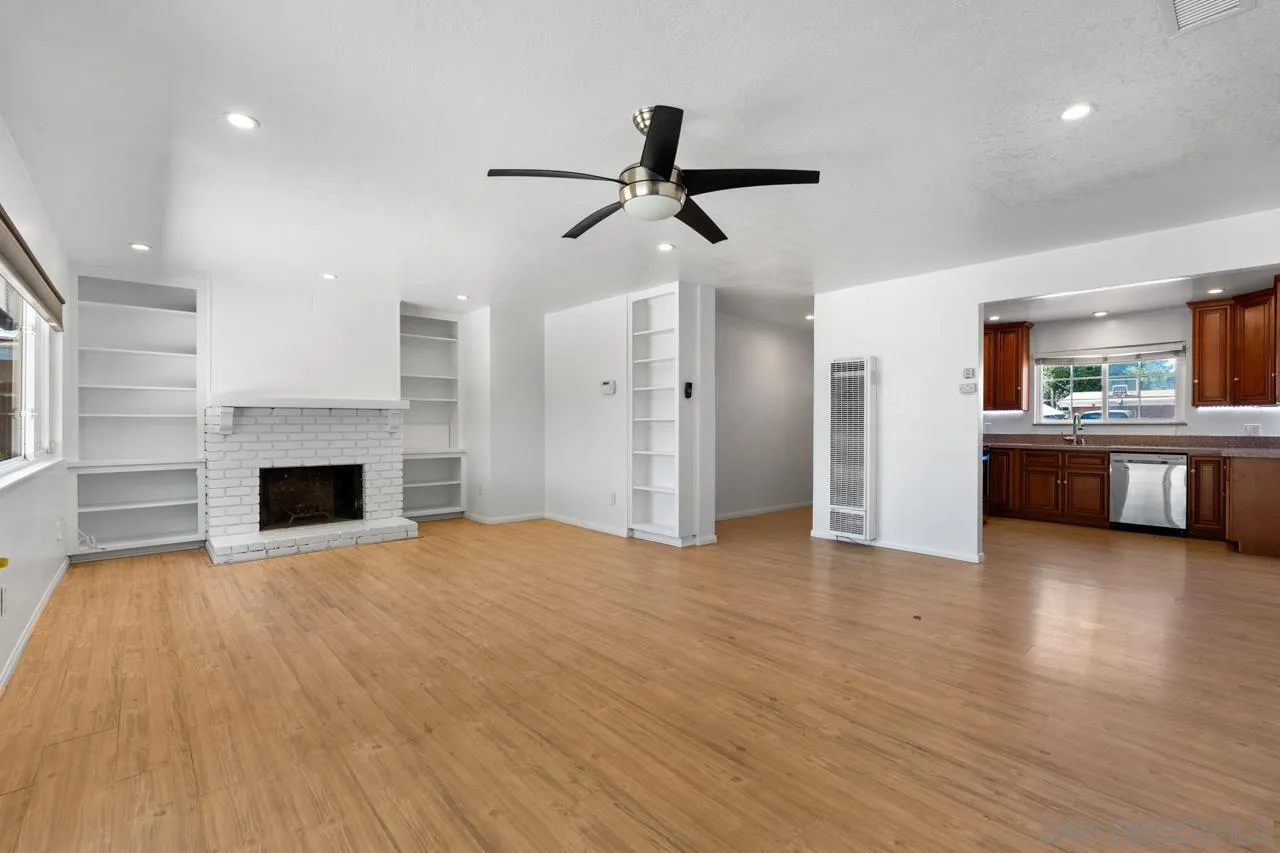 https://cdn.realtyfeed.com/cdn/127/260016763/361c06372752a9a241576d9cb4c458d3.webp