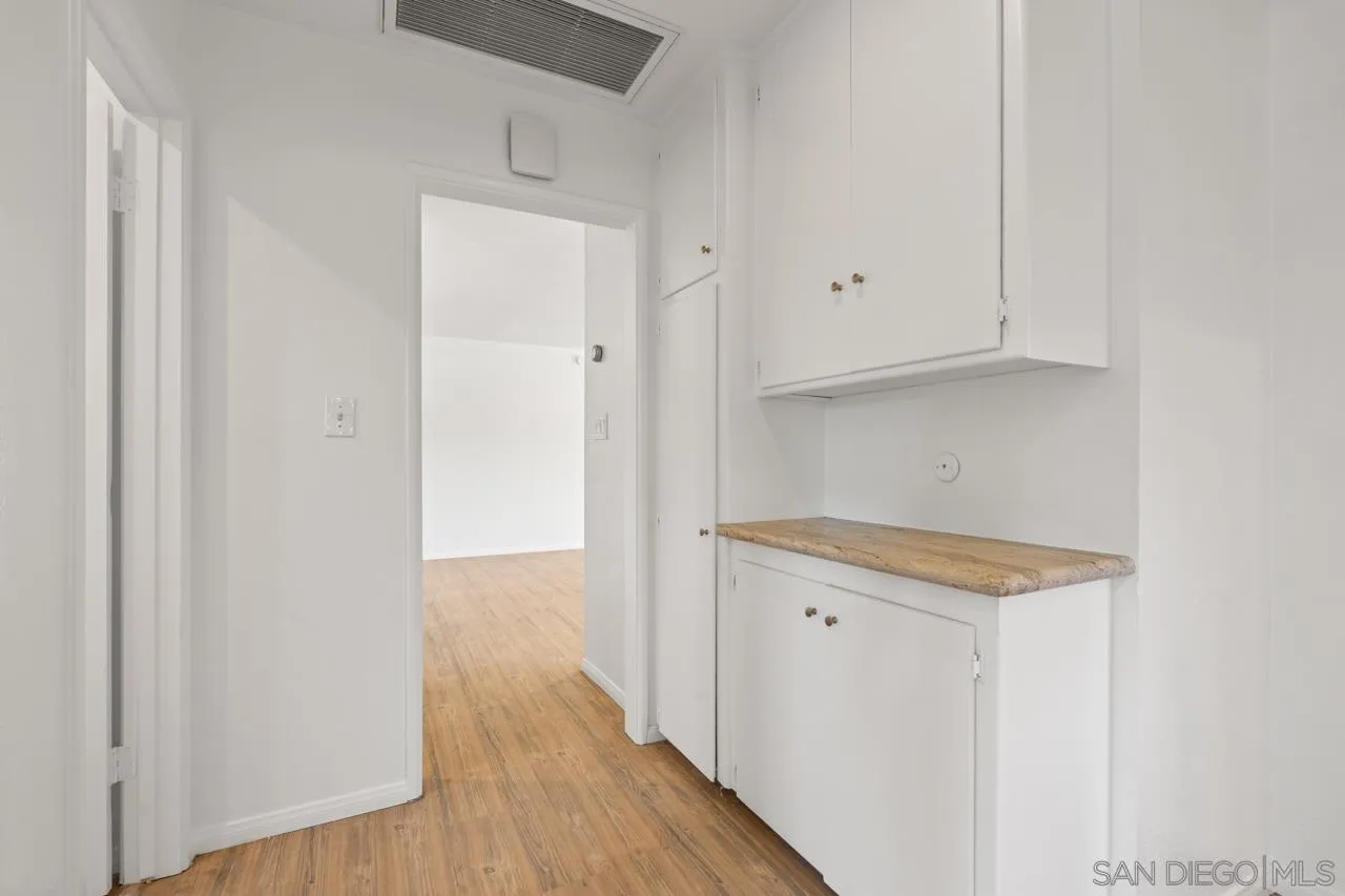 https://cdn.realtyfeed.com/cdn/127/260016763/4f95c1bd36b142cf6ebc8c39066d8eb8.webp