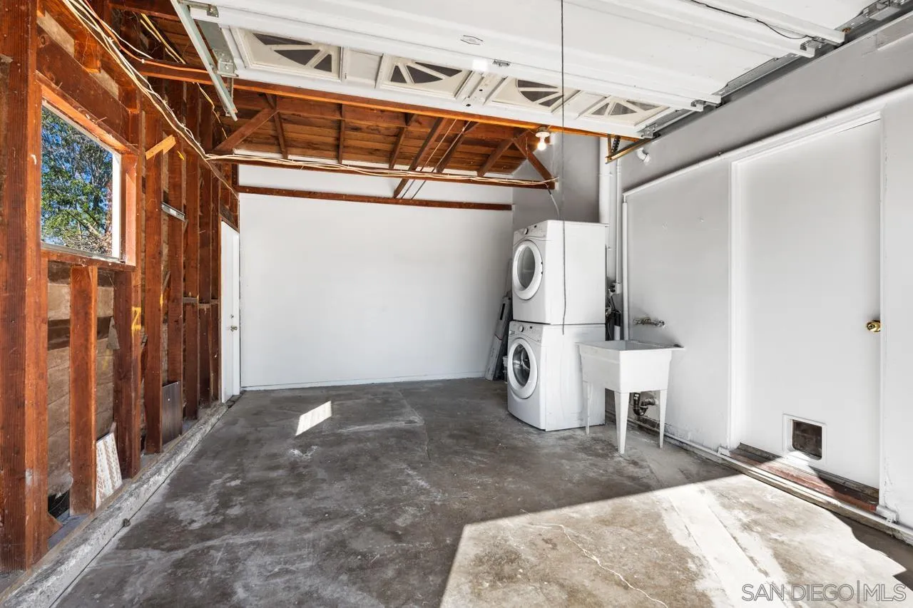 https://cdn.realtyfeed.com/cdn/127/260016763/581bb9f94343d3763bc0fbf92b22840a.webp