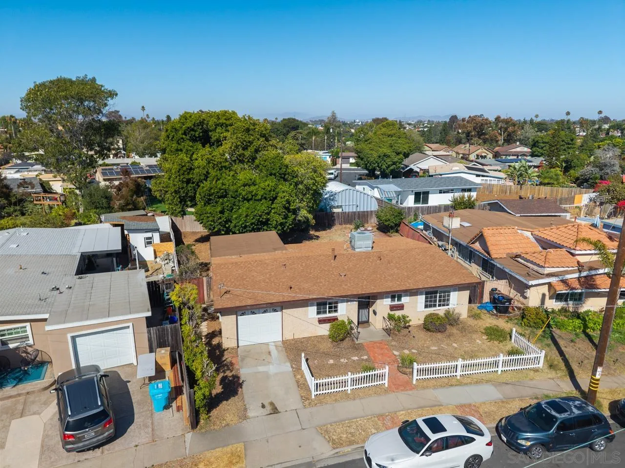 https://cdn.realtyfeed.com/cdn/127/260016763/6f238450f8a9a1a55fa2e70de40e0755.webp