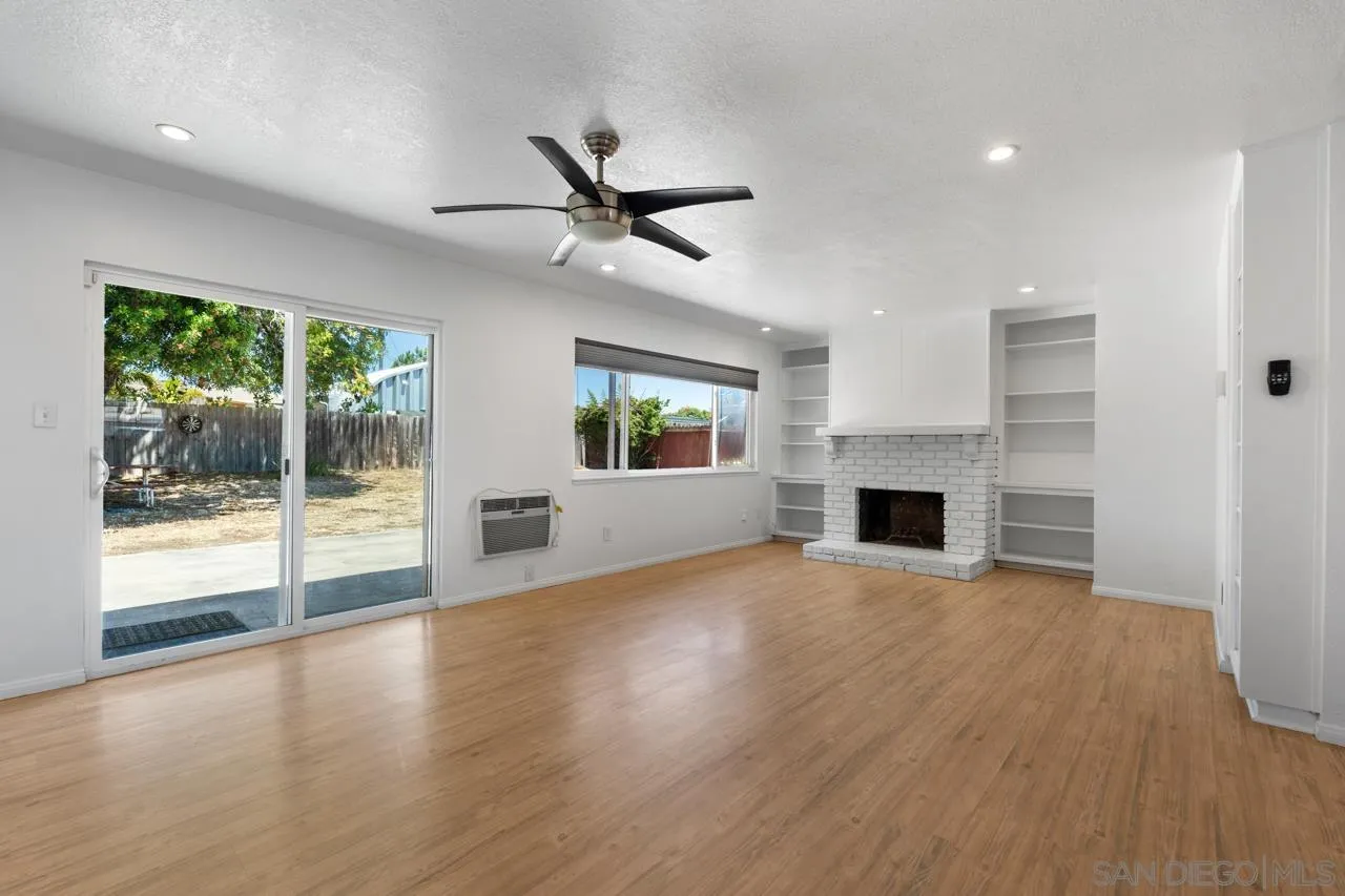 https://cdn.realtyfeed.com/cdn/127/260016763/83c724f271abbe8d456c52921795f5e1.webp