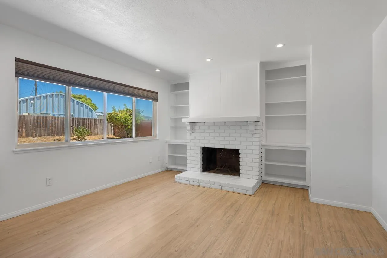 https://cdn.realtyfeed.com/cdn/127/260016763/8a0065fbb827ee2568b9050697743a4d.webp