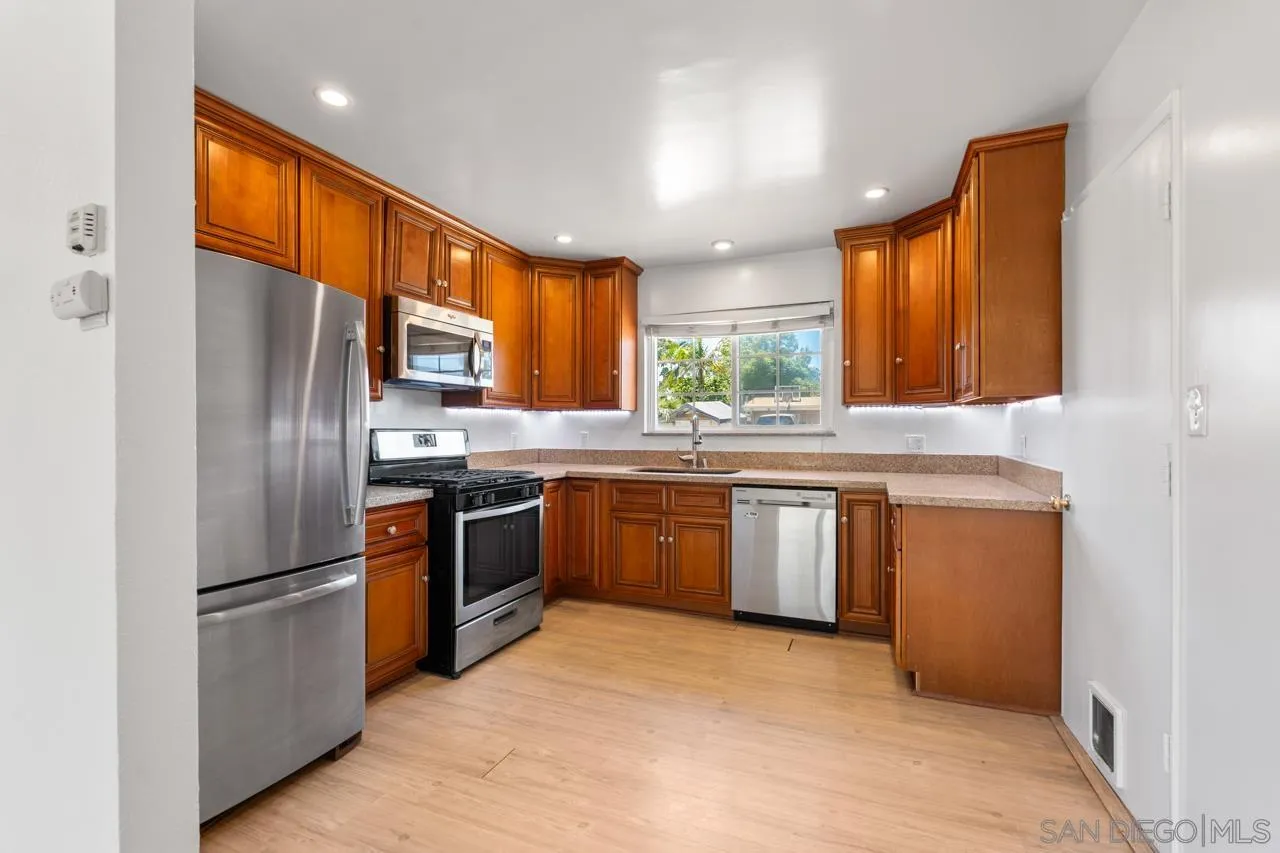 https://cdn.realtyfeed.com/cdn/127/260016763/b8efc584b33e6d4e0e409c02a6cd555c.webp