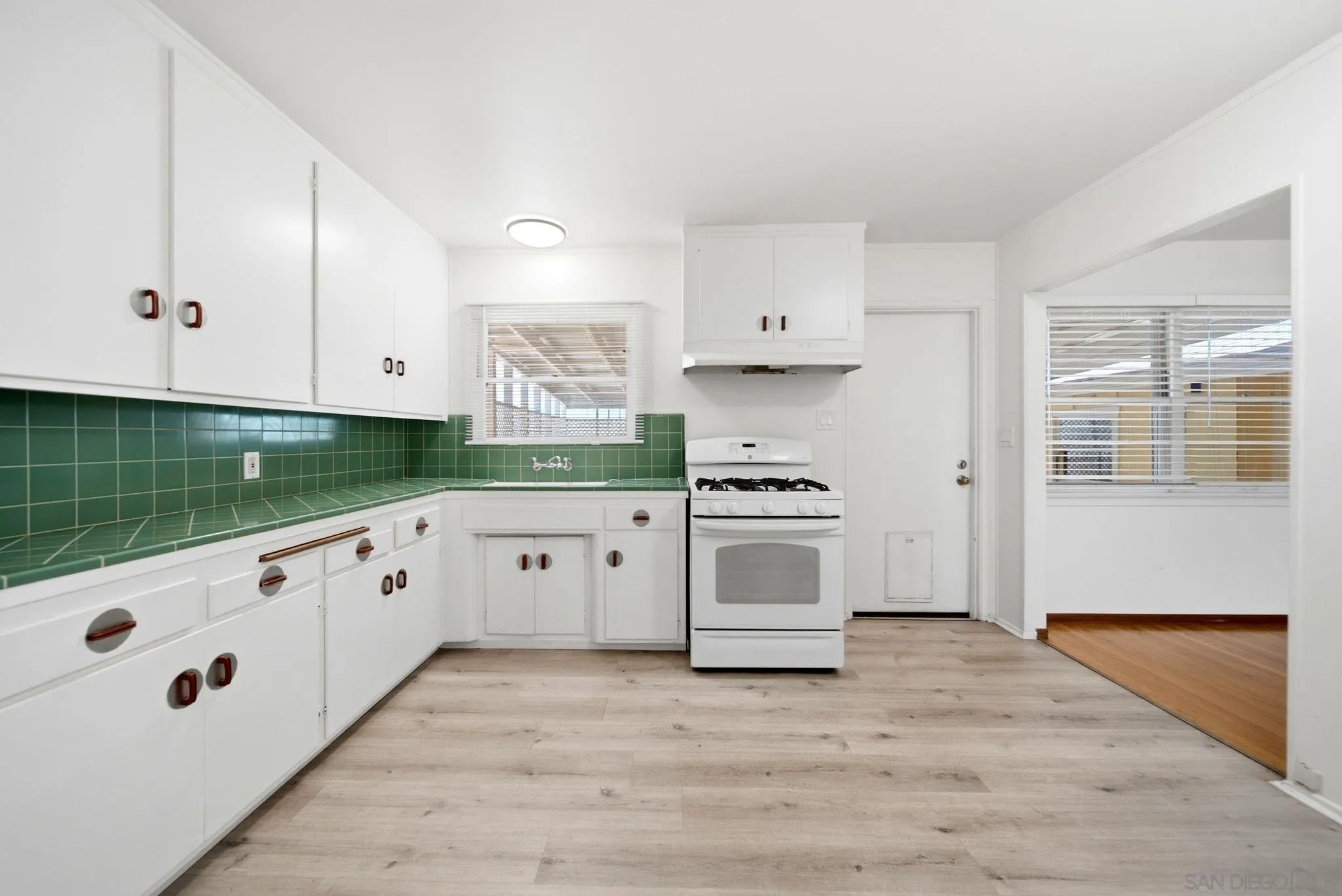 https://cdn.realtyfeed.com/cdn/127/260016771/36857df1a758d7d58837ed762f4404c2.webp