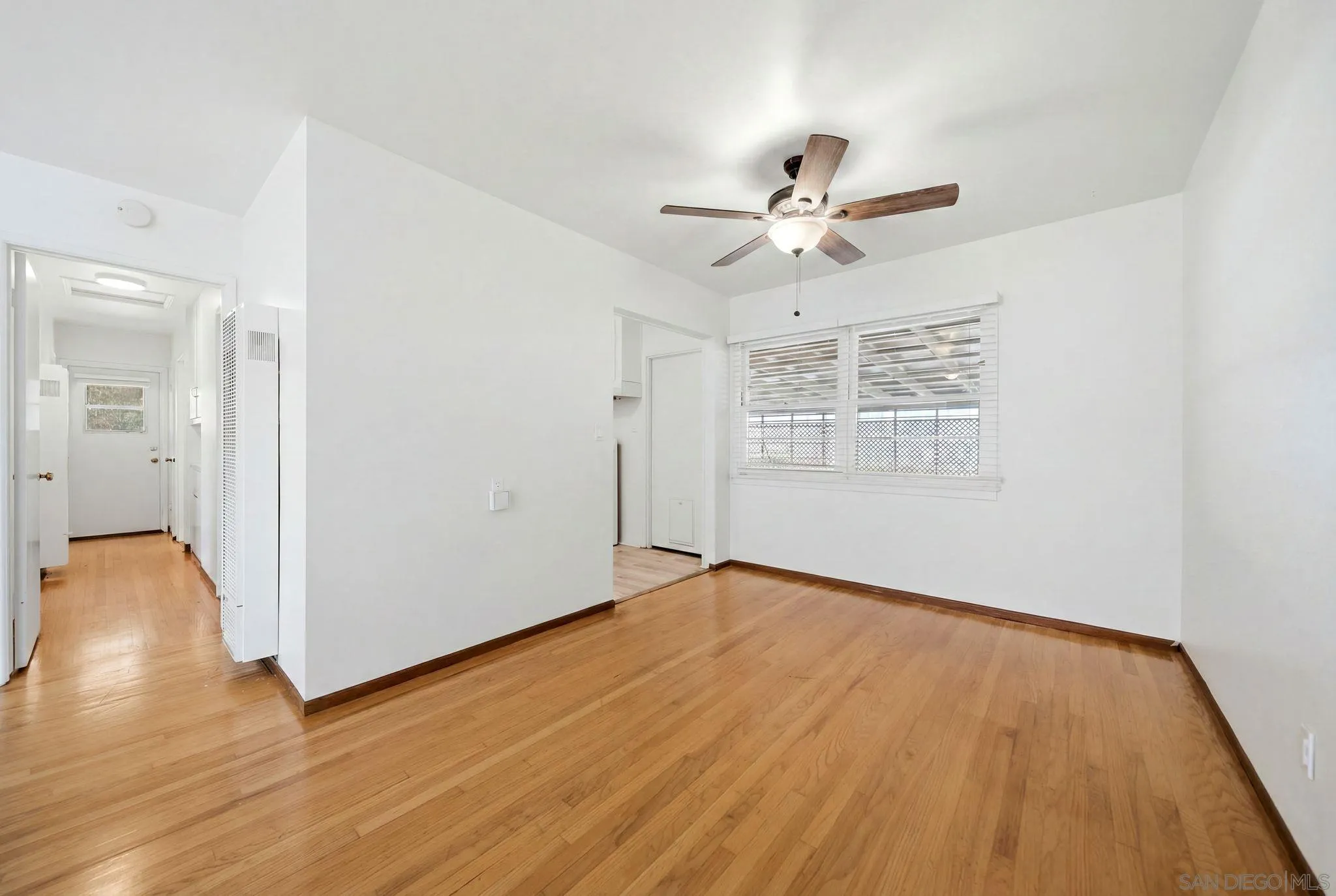 https://cdn.realtyfeed.com/cdn/127/260016771/814f7b83b2637b72b27217c420c15467.webp