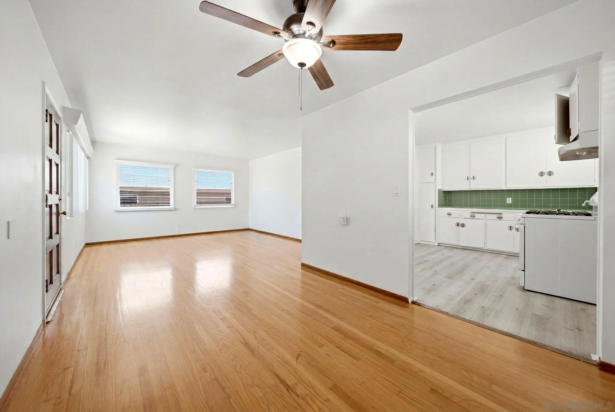 https://cdn.realtyfeed.com/cdn/127/260016771/a4aa71dc6d39e65a594a8ddf06a322df.webp