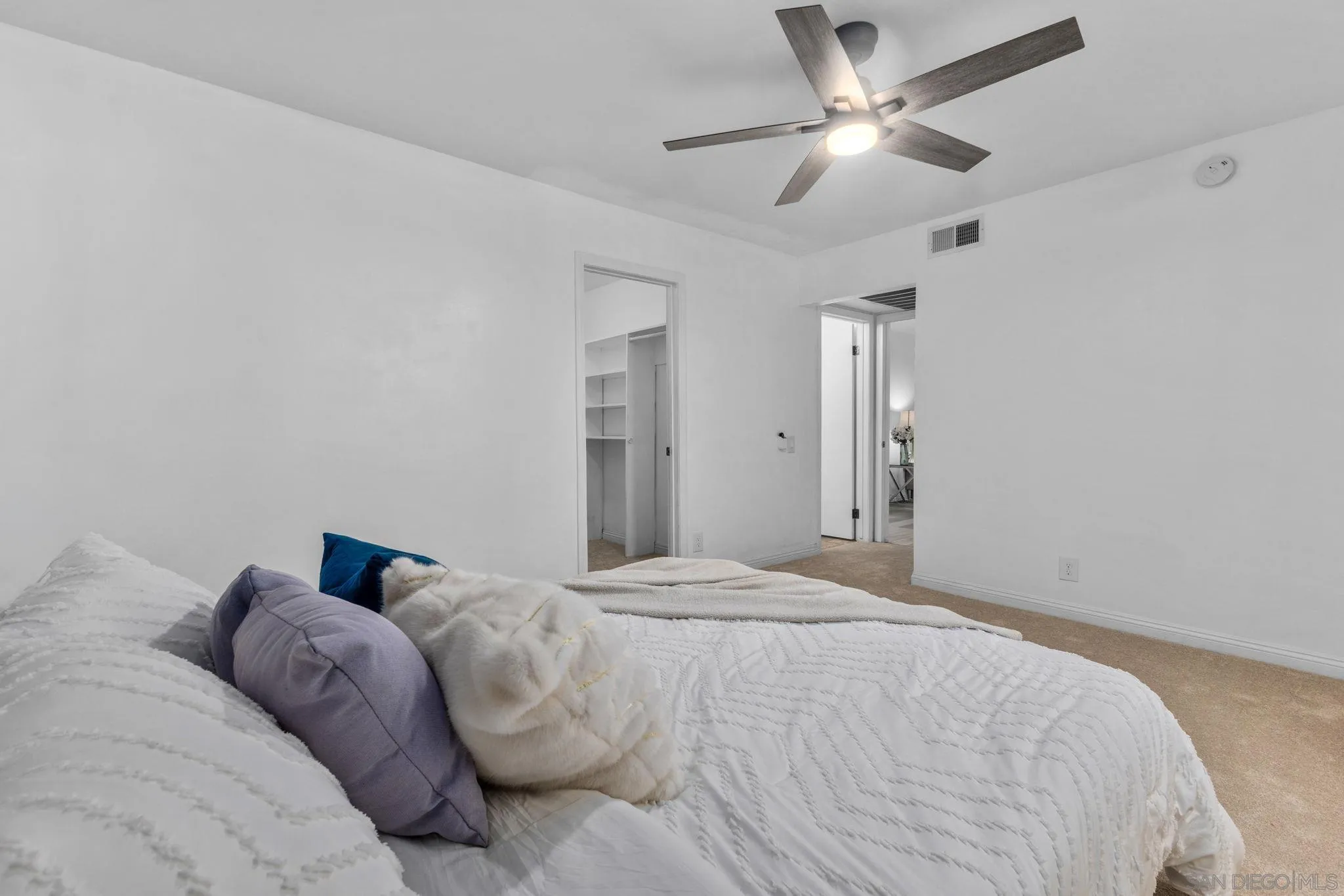 https://cdn.realtyfeed.com/cdn/127/260016772/0c65000d3bc4b903b7cabe0f13b4efb8.webp
