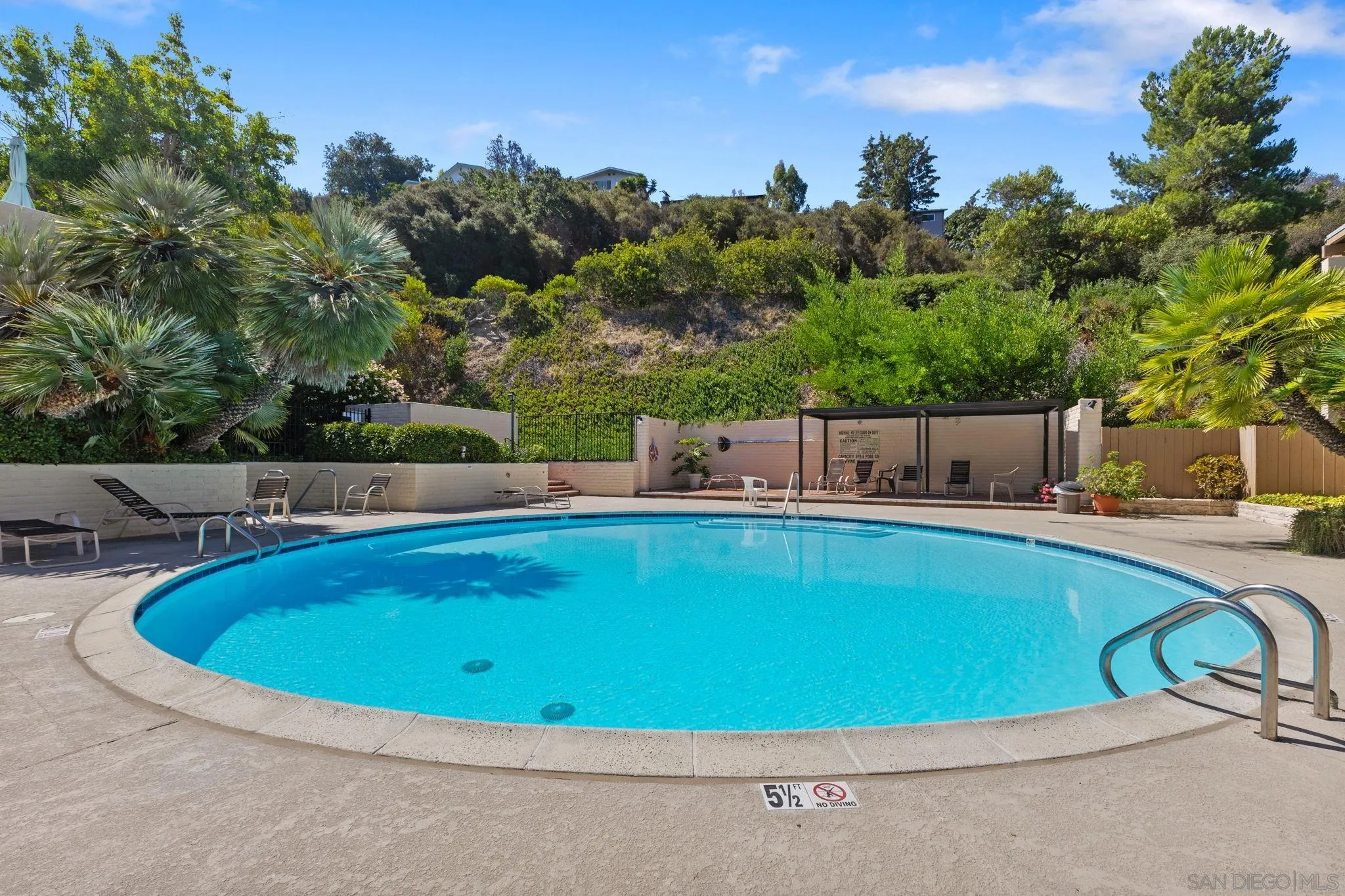 https://cdn.realtyfeed.com/cdn/127/260016772/af8687d7466cb2a5ce1155b101995eb8.webp