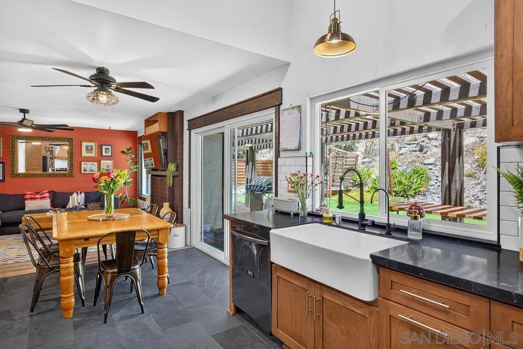 https://cdn.realtyfeed.com/cdn/127/260016776/8cc50bd524cd79e2c36380618ef338dc.webp