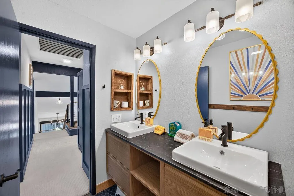 https://cdn.realtyfeed.com/cdn/127/260016776/c2bb7bd06470f822b46ce7a5f4c05988.webp