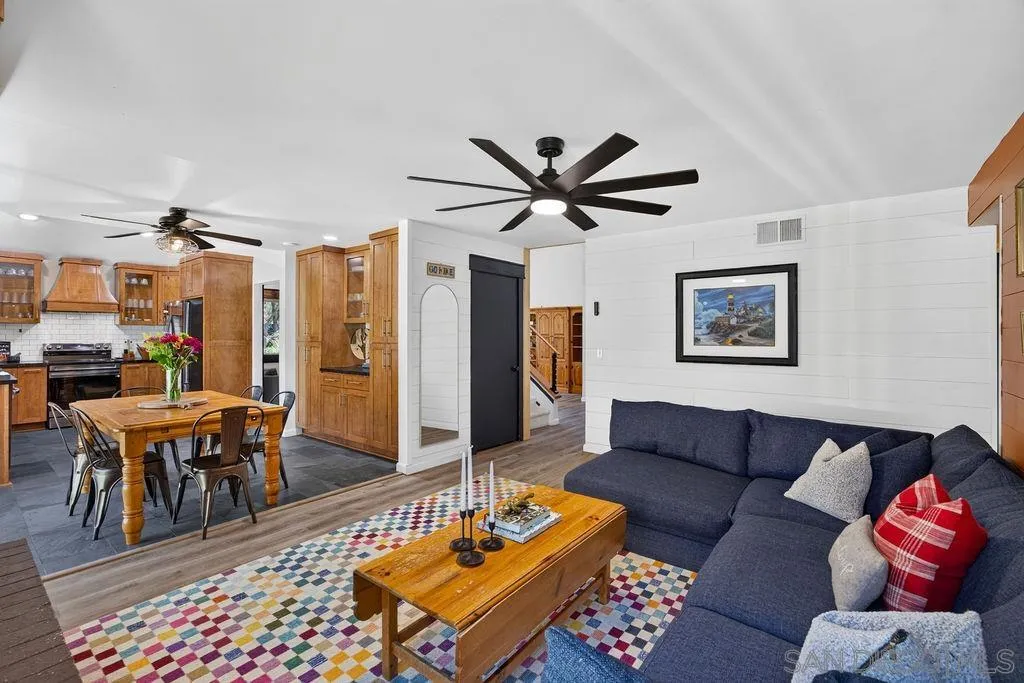 https://cdn.realtyfeed.com/cdn/127/260016776/de0f0939af8de44b67b1ae67b936c5b1.webp