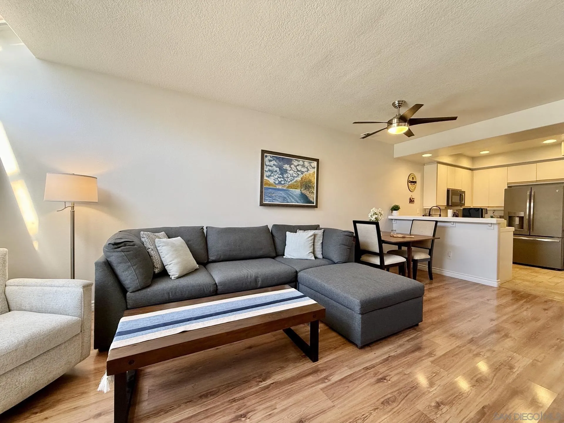 992 S Country Glen Way, Anaheim, CA 92808 - Main photo, Anaheim, CA