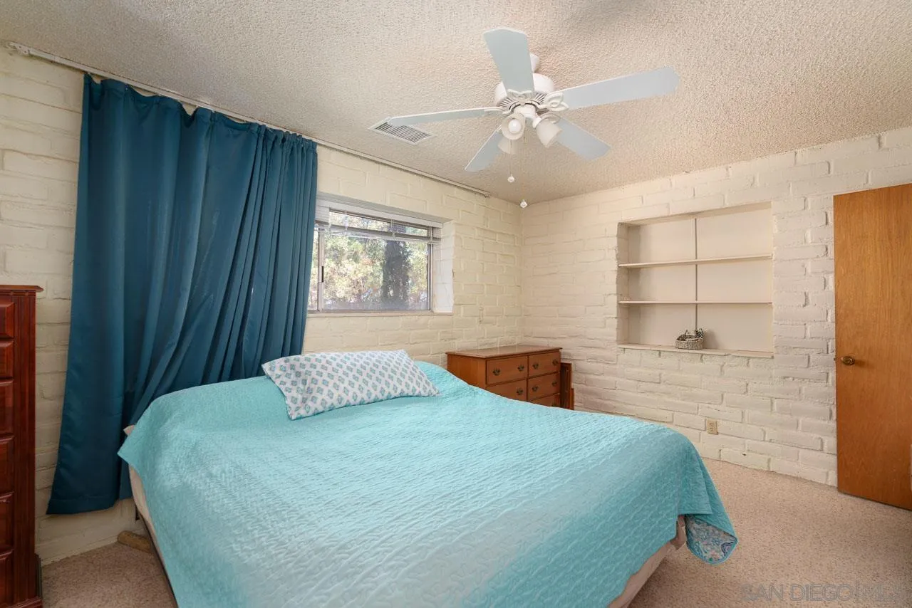https://cdn.realtyfeed.com/cdn/127/260016779/1f9eeae2d9479cf437e5f8b0eed215b0.webp
