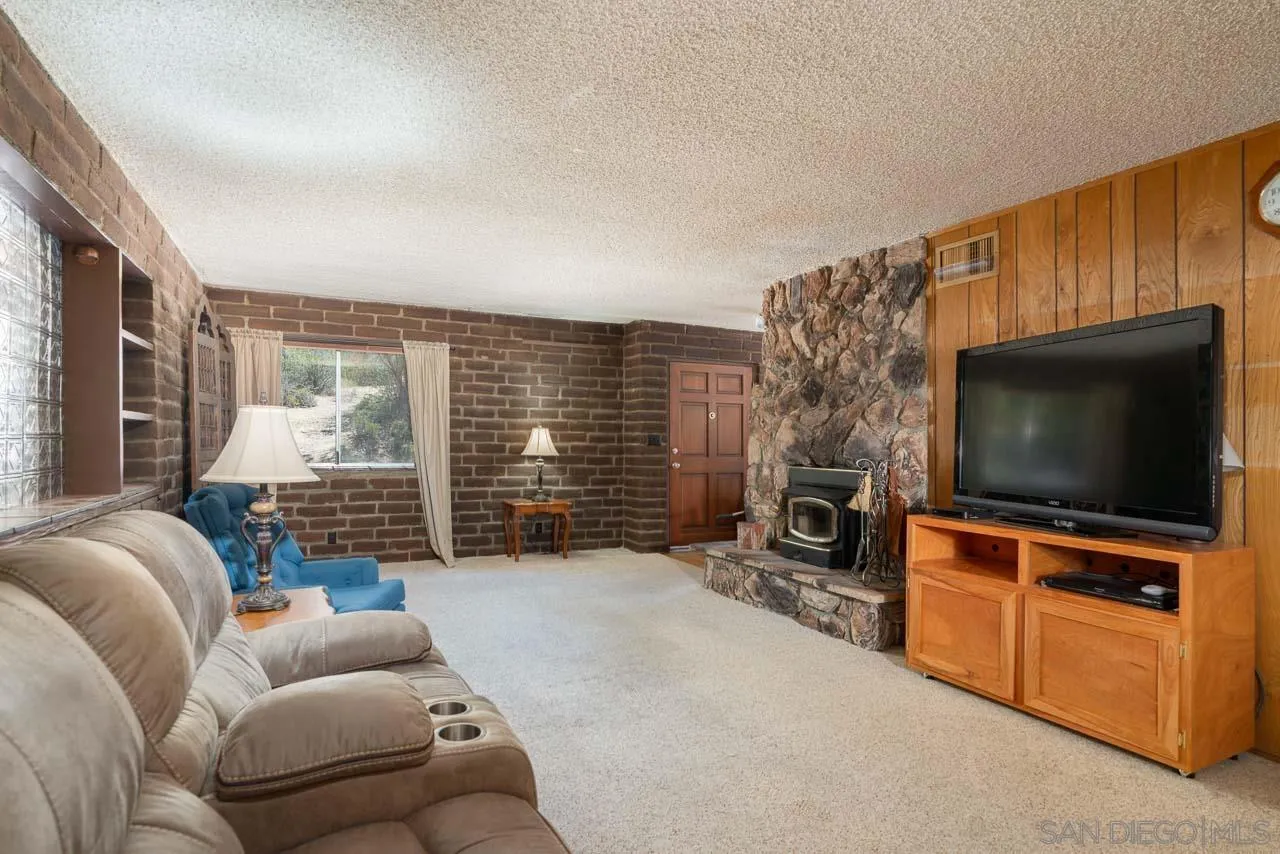 https://cdn.realtyfeed.com/cdn/127/260016779/5a3d9e38ed3664afb4207ca69e742f92.webp