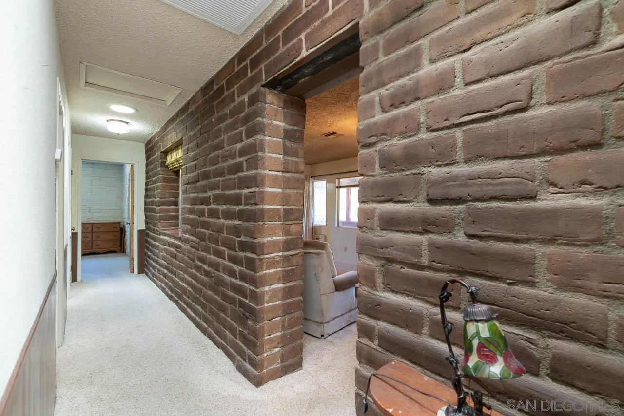 https://cdn.realtyfeed.com/cdn/127/260016779/a470a42d97b5bc40801458635ce5eed5.webp
