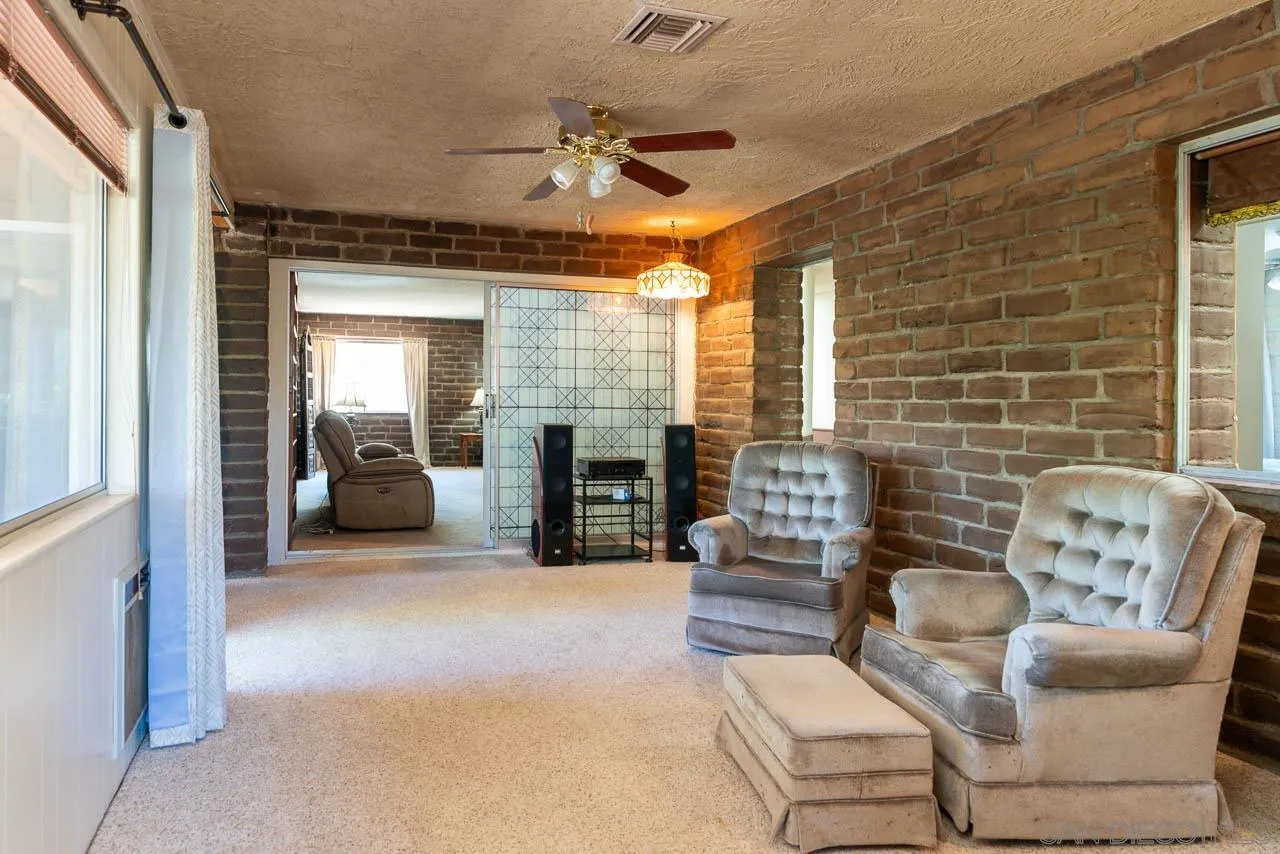 https://cdn.realtyfeed.com/cdn/127/260016779/ab941c0e5036cce1691833c781c4b362.webp