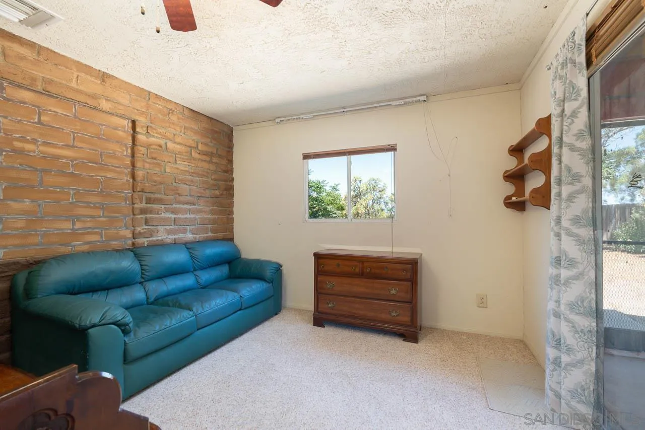 https://cdn.realtyfeed.com/cdn/127/260016779/f09274d085ec6347c44ed047b93cf5e0.webp
