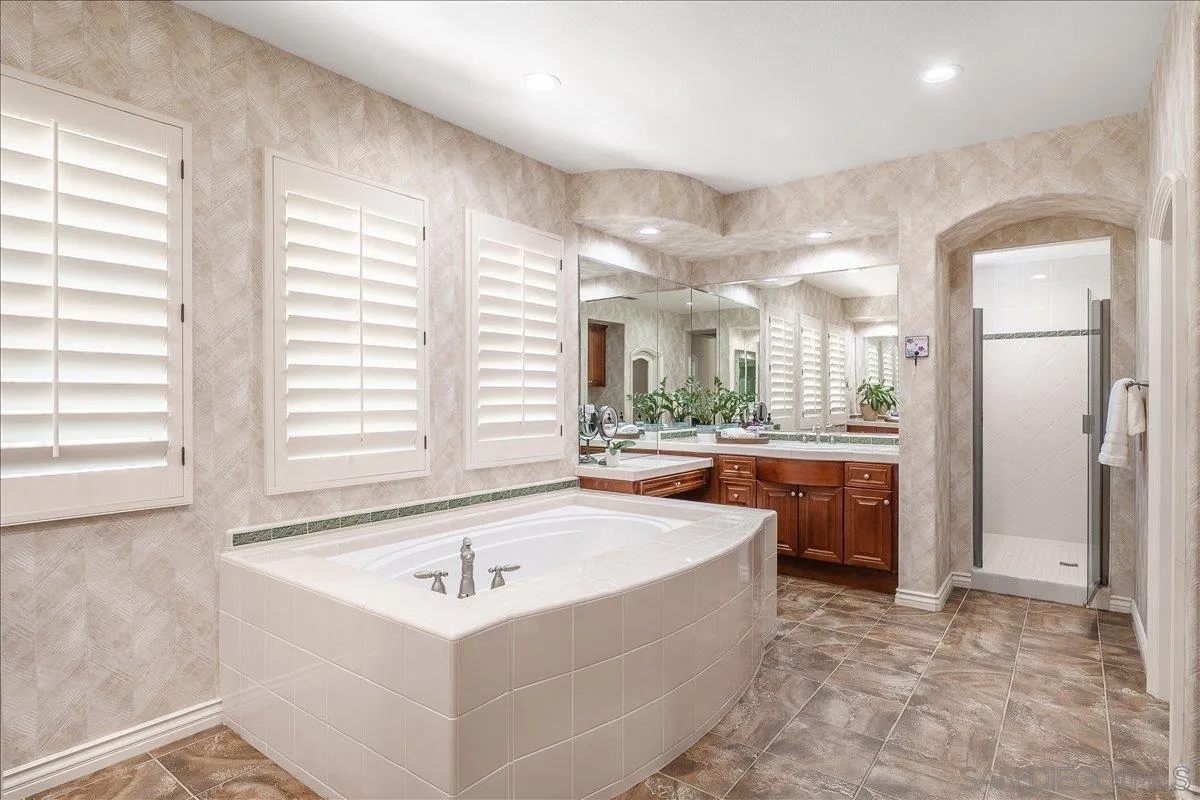 https://cdn.realtyfeed.com/cdn/127/260016782/c2ee4a7590c0a2b63dd226e51d3efde4.webp