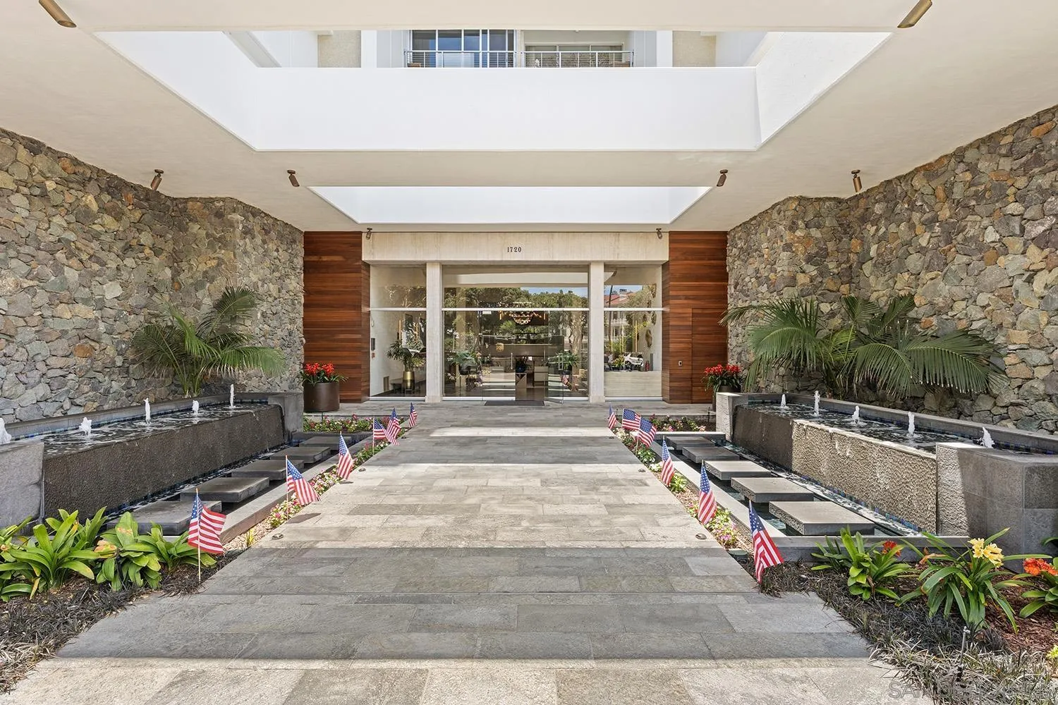 https://cdn.realtyfeed.com/cdn/127/260016783/2061a10ecfde448c1567ddb547999b97.webp