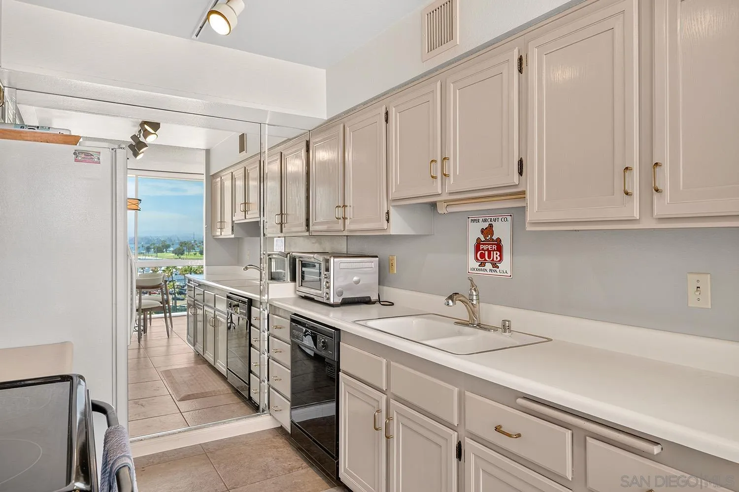 https://cdn.realtyfeed.com/cdn/127/260016783/73e16af620191e4a1fe8bd4f10403902.webp