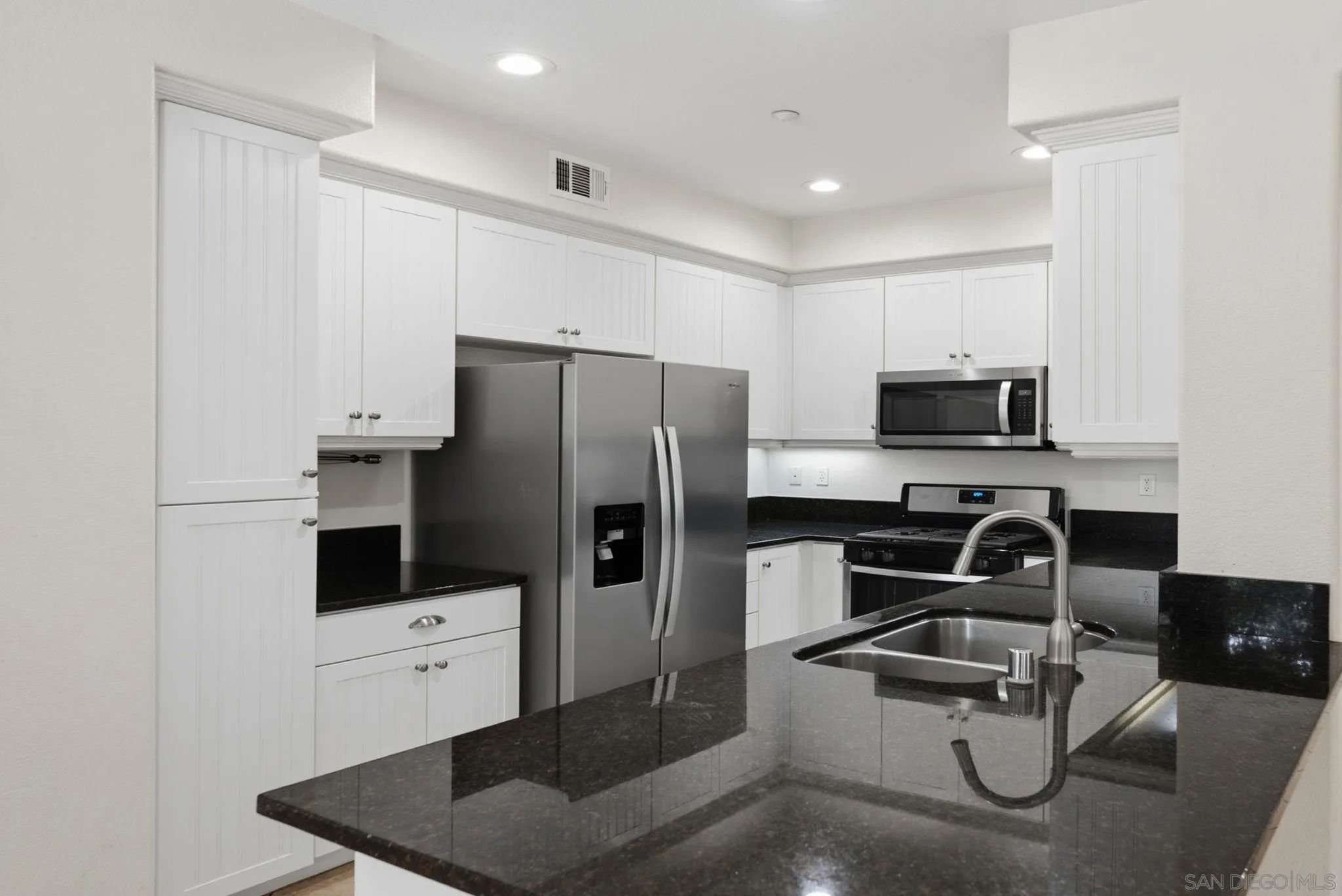 Photo #12: 260016801 Listing: Photo #12