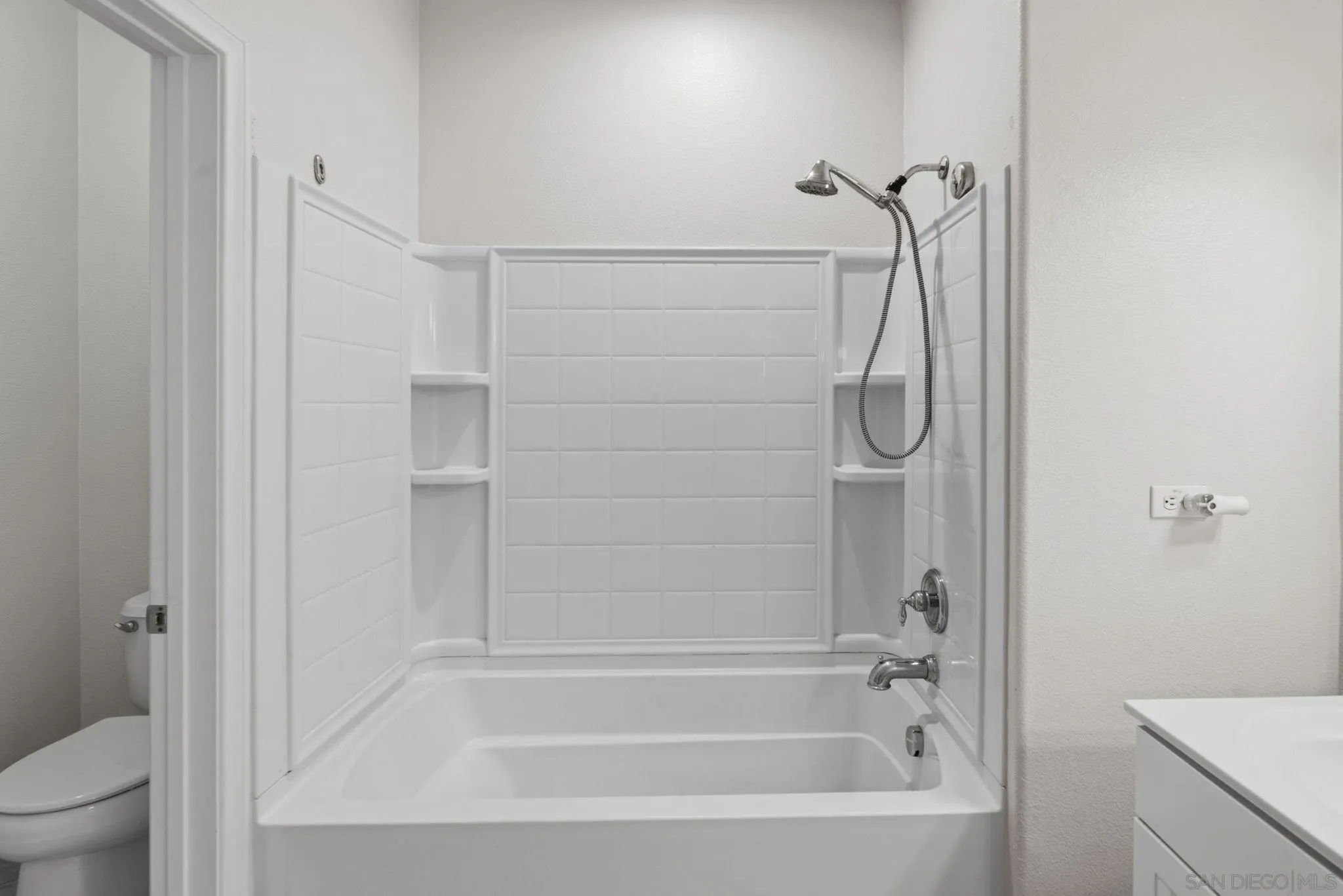 Photo #35: 260016801 Listing: Photo #35